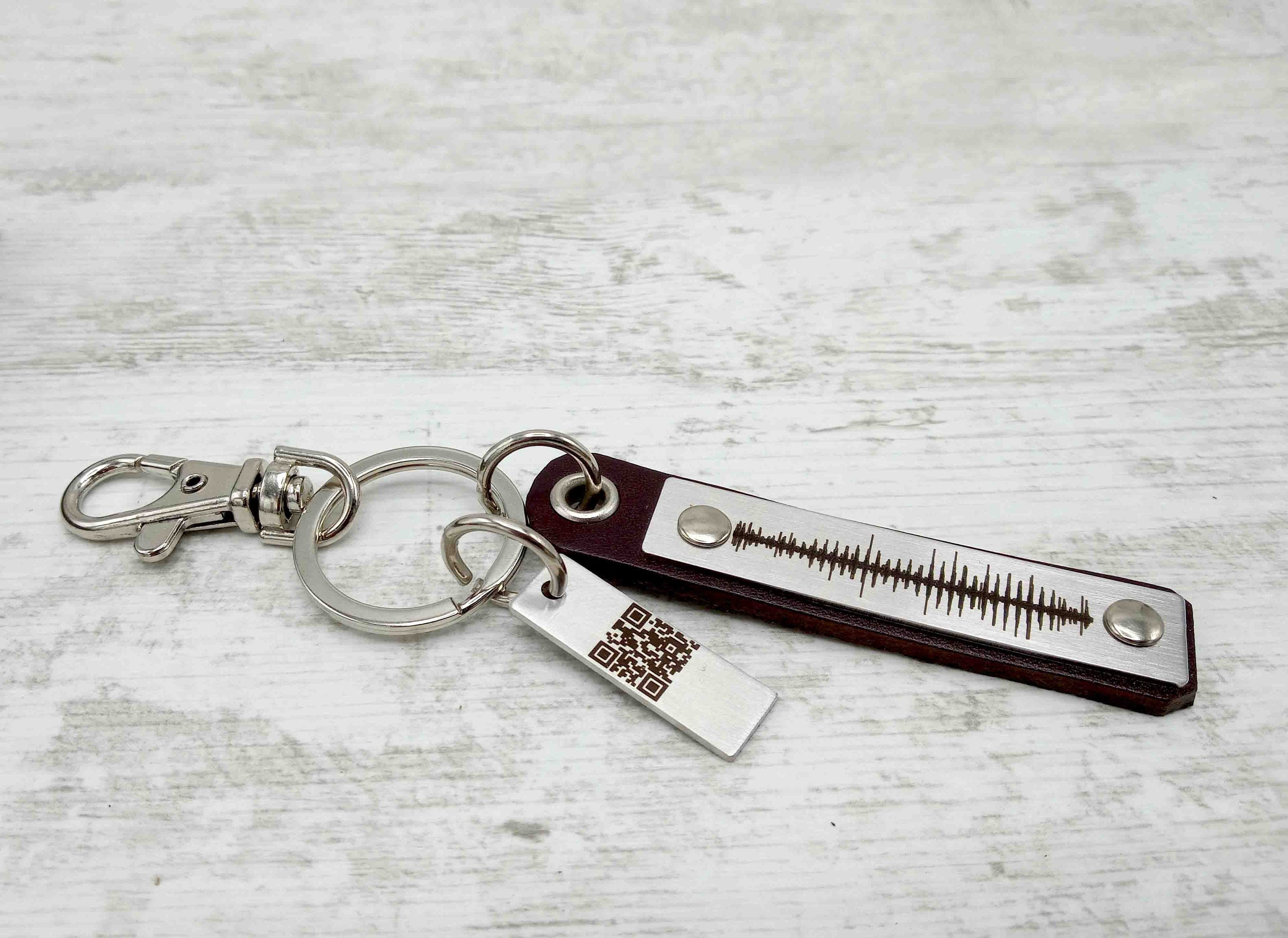 Custom Soundwave Leather Keychain Fathers Day Gift for Him, Engraved Soundwave with QR Code, Actual Voice Message, Heartbeat, Song Gift