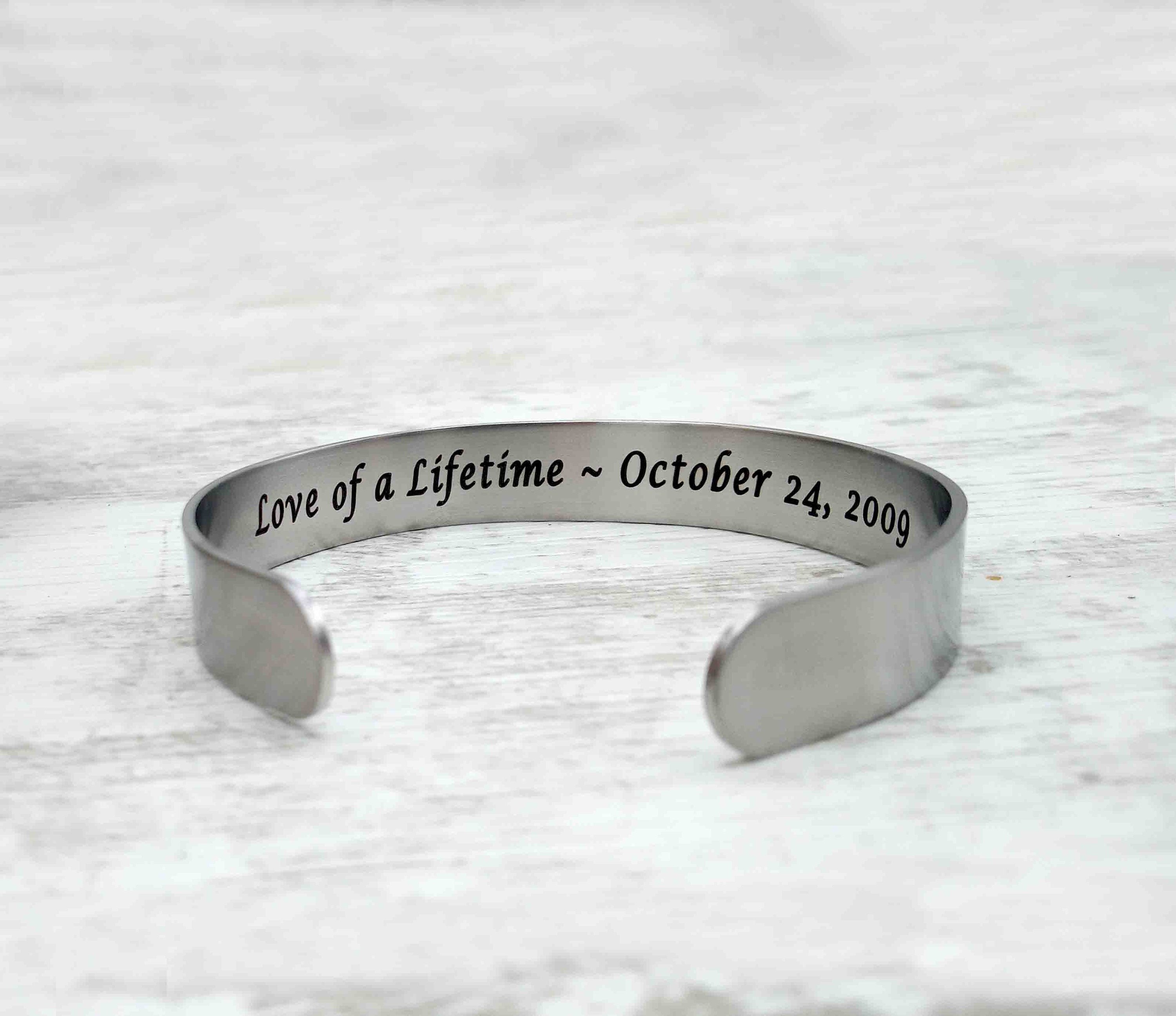 Personalized Soundwave & QR Code Bracelet, Adjustable Engraved Gift for Music Lovers Wedding or Special Song with YouTube Link or Audio File