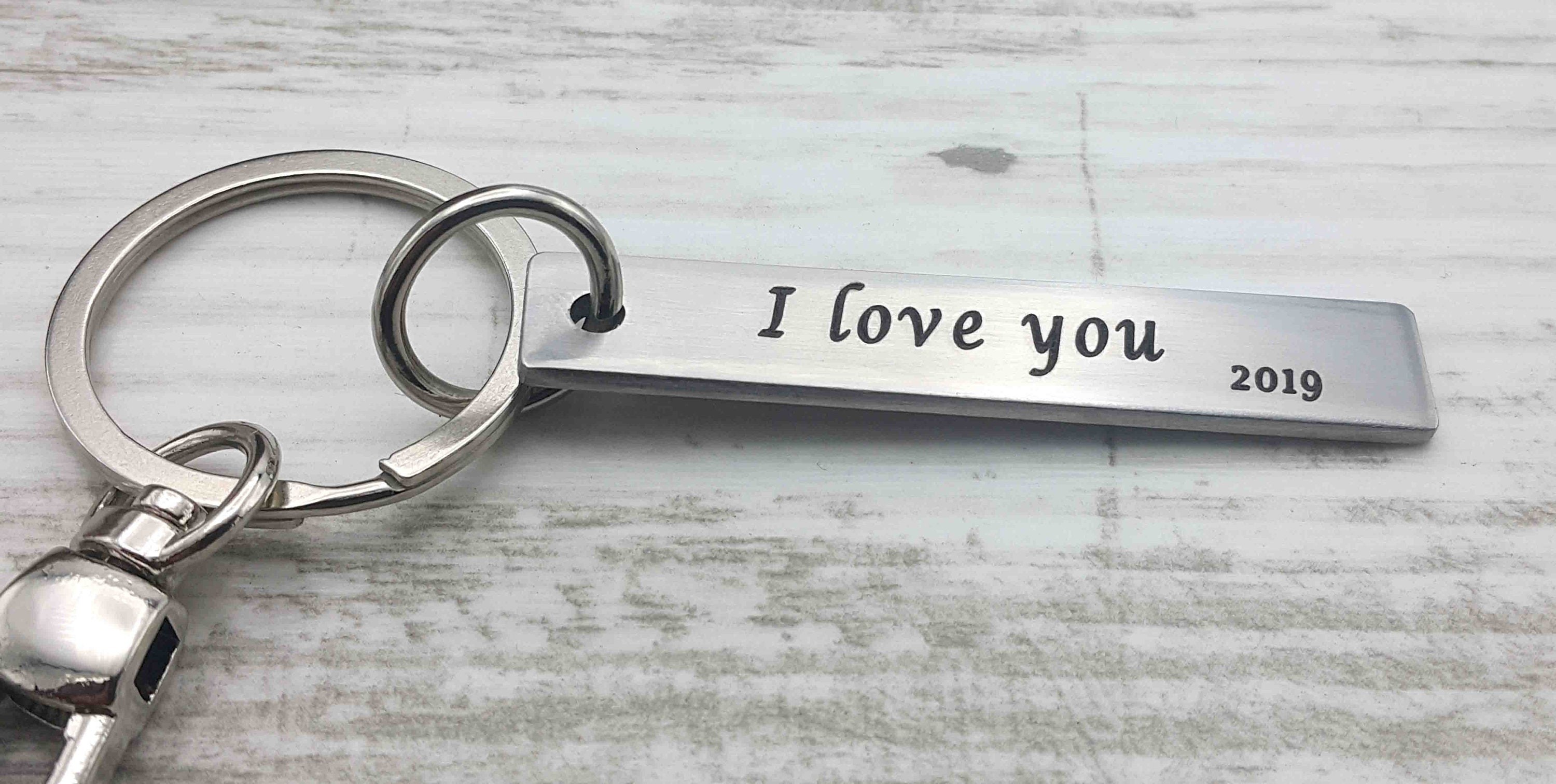 Personalized Soundwave Keychain with QR Code – Custom Voice Message or Song – Birthday Gift for Him