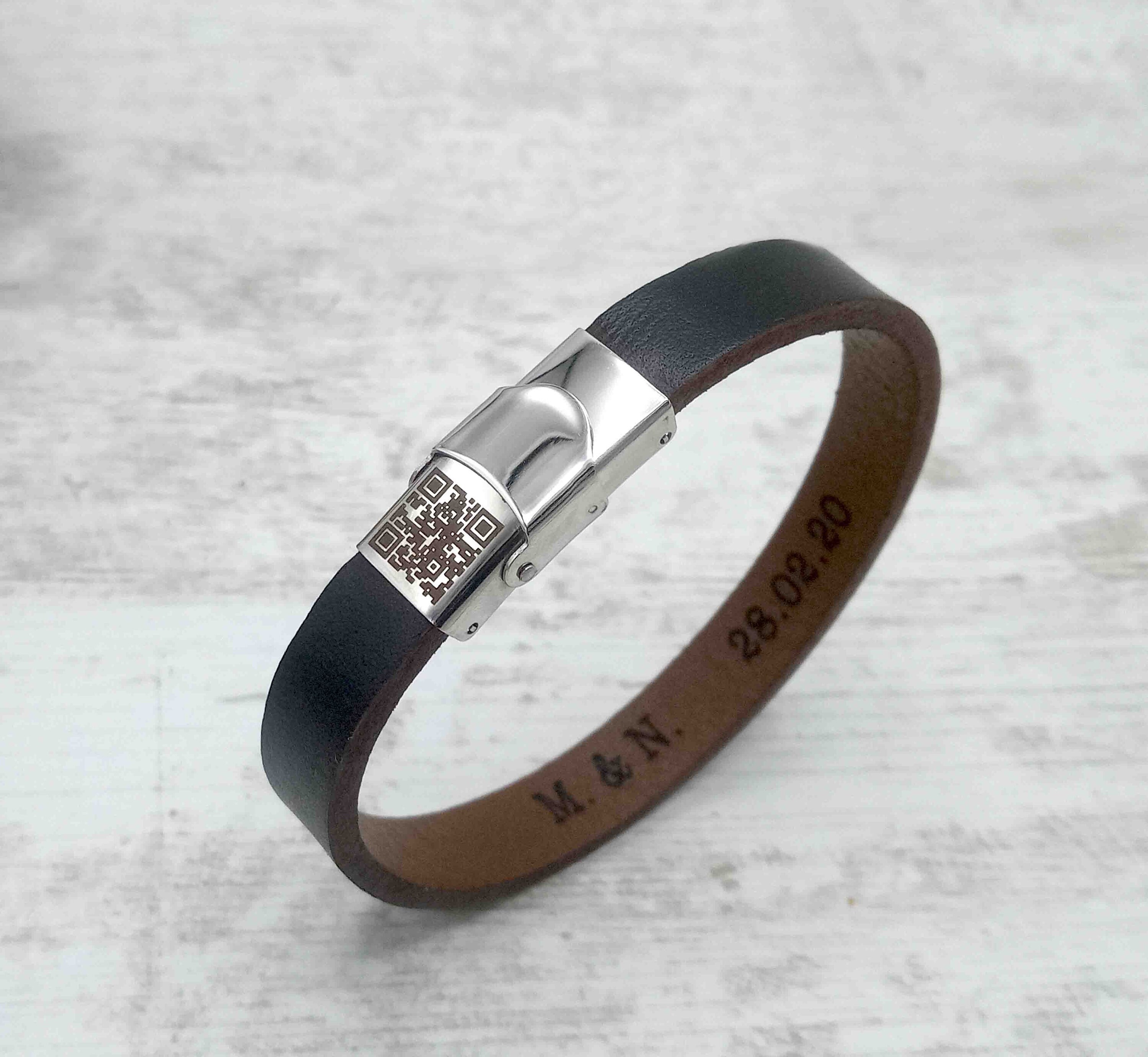 Personalized Soundwave + QR Code Bracelet, Voice Recording, Video, Song, Heartbeat, Custom Leather Bracelet, Unique Wedding Gifts for Couple