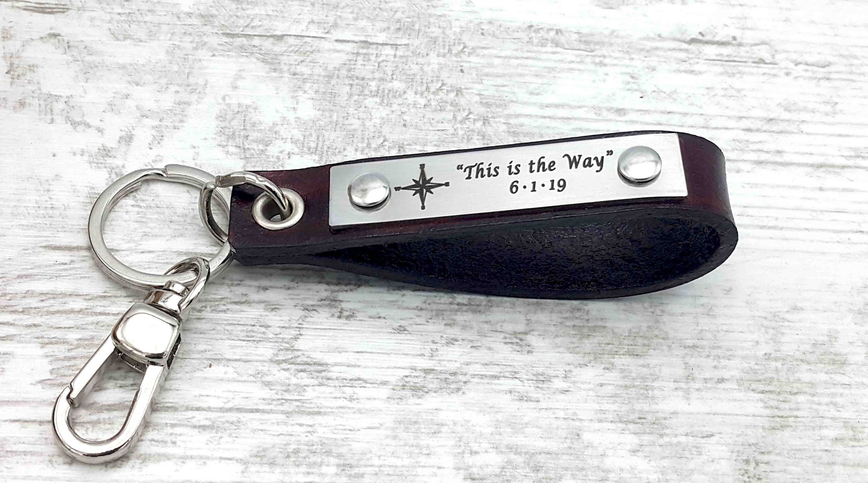 Custom Senior Keychain Gift – Class of 2025 Graduation Keepsake