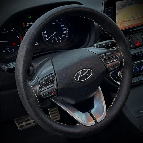 Dikişli Direksiyon Kılıfı Siyah Deri Bej Dikişli Hyundai Kona İçin Bej
