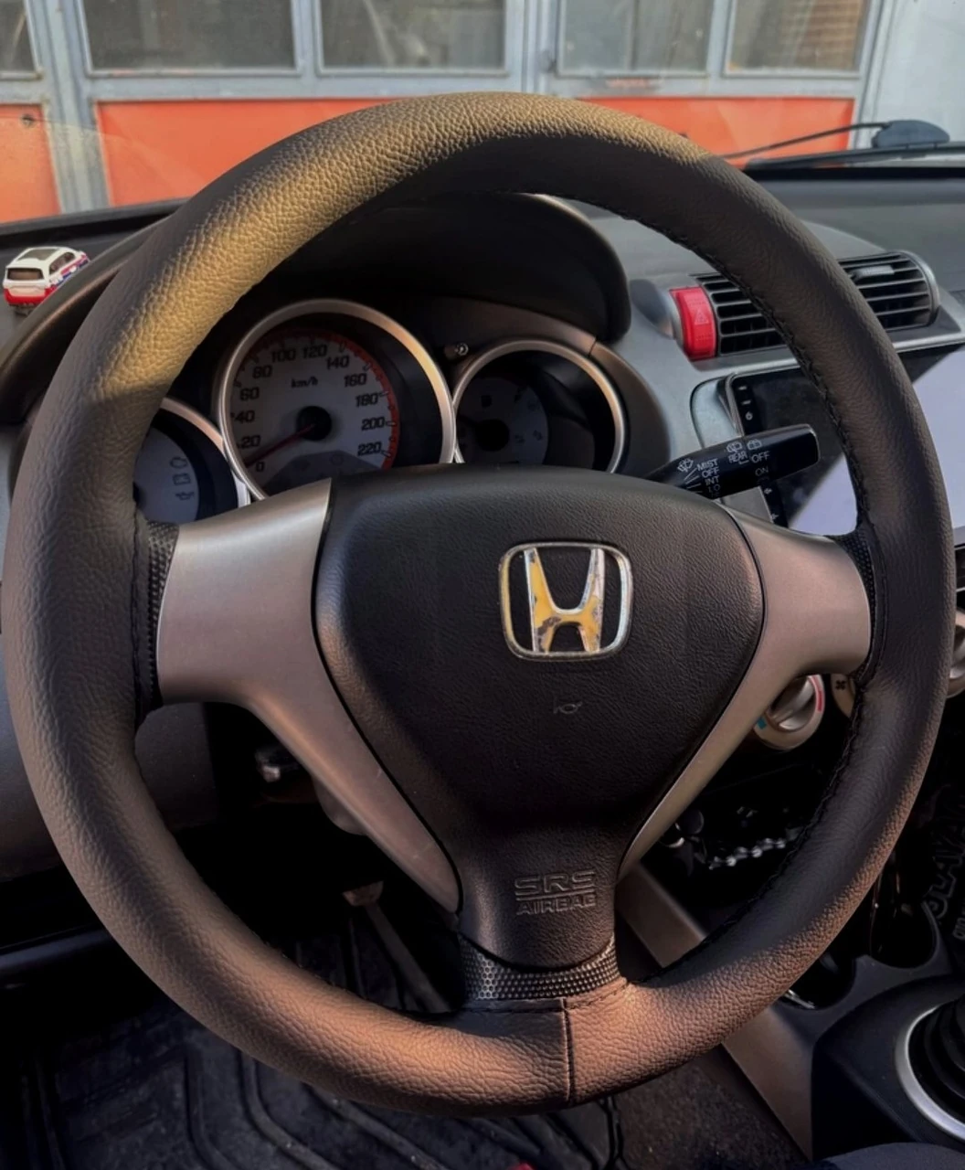 Dikişli Direksiyon Kılıfı Siyah Deri Siyah Dikişli Honda Jazz - City İçin Siyah