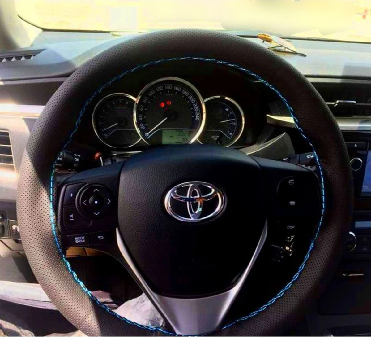 Dikişli Deri Direksiyon Kılıfı Noktalı Deri Açık Mavi Dikişli Toyota Corolla İçin Siyah