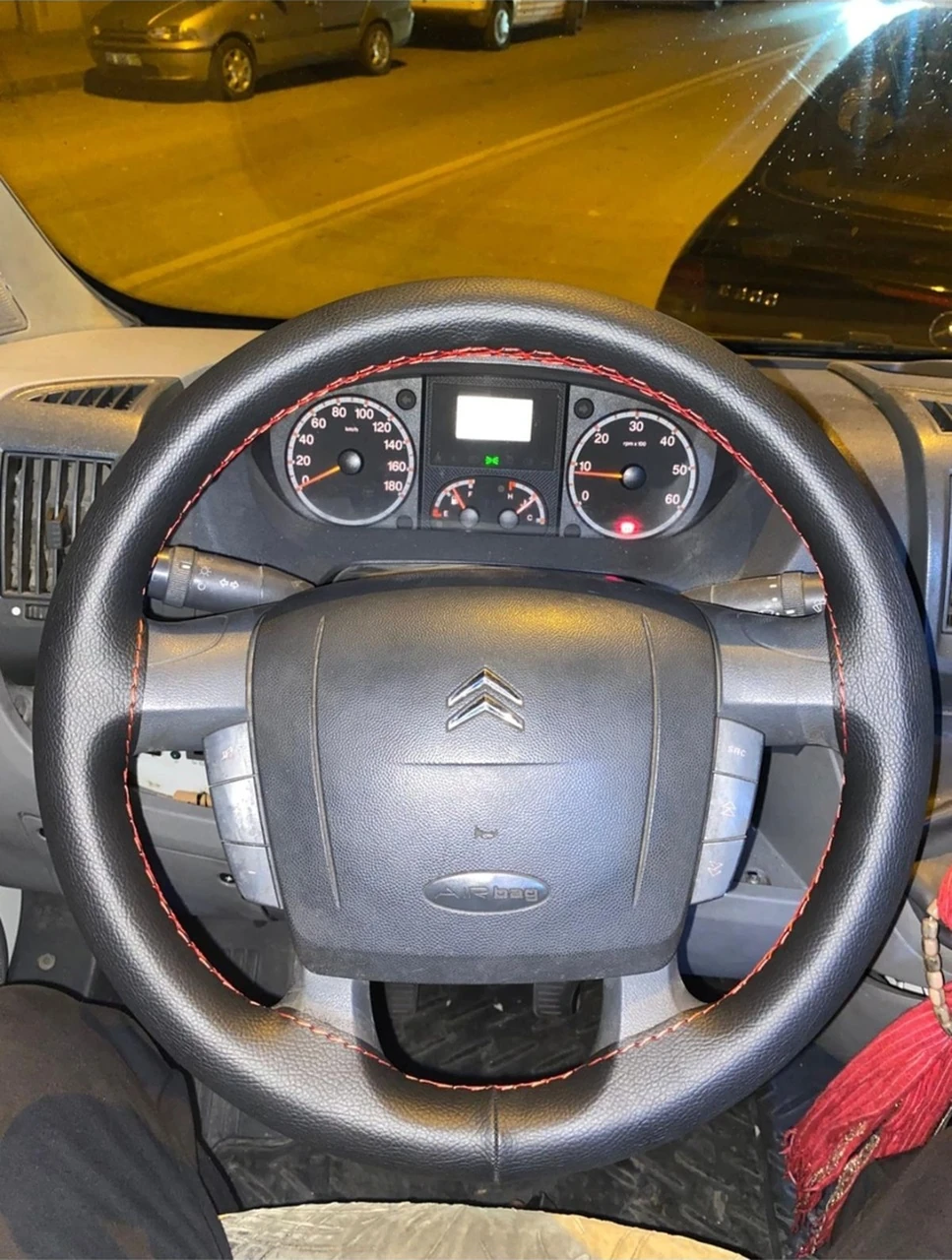 Dikişli Direksiyon Kılıfı Siyah Deri Kırmızı Dikişli Cıtroen Jumper İçin Kırmızı