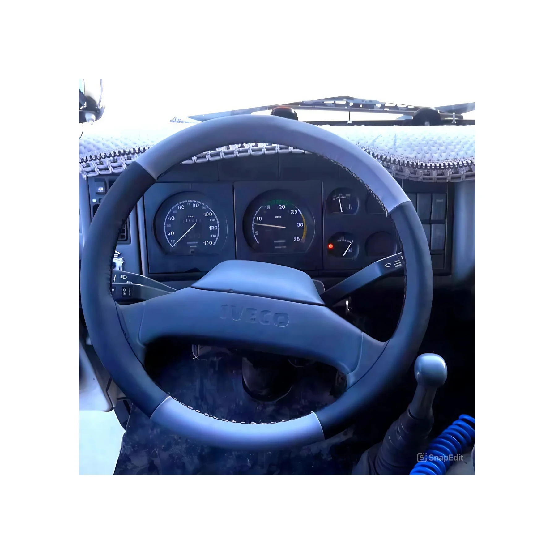 Dikişli Direksiyon Kılıfı Siyah / Gri Deri Siyah Dikişli Iveco Kamyon 80-12 2006 Kasa İçin Siyah