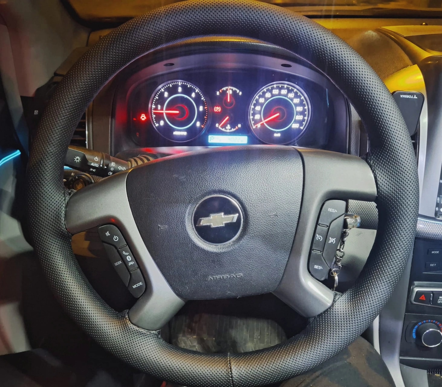 Dikişli Direksiyon Kılıfı Noktalı Deri Siyah Dikişli Chevrolet Captiva İçin Karışık