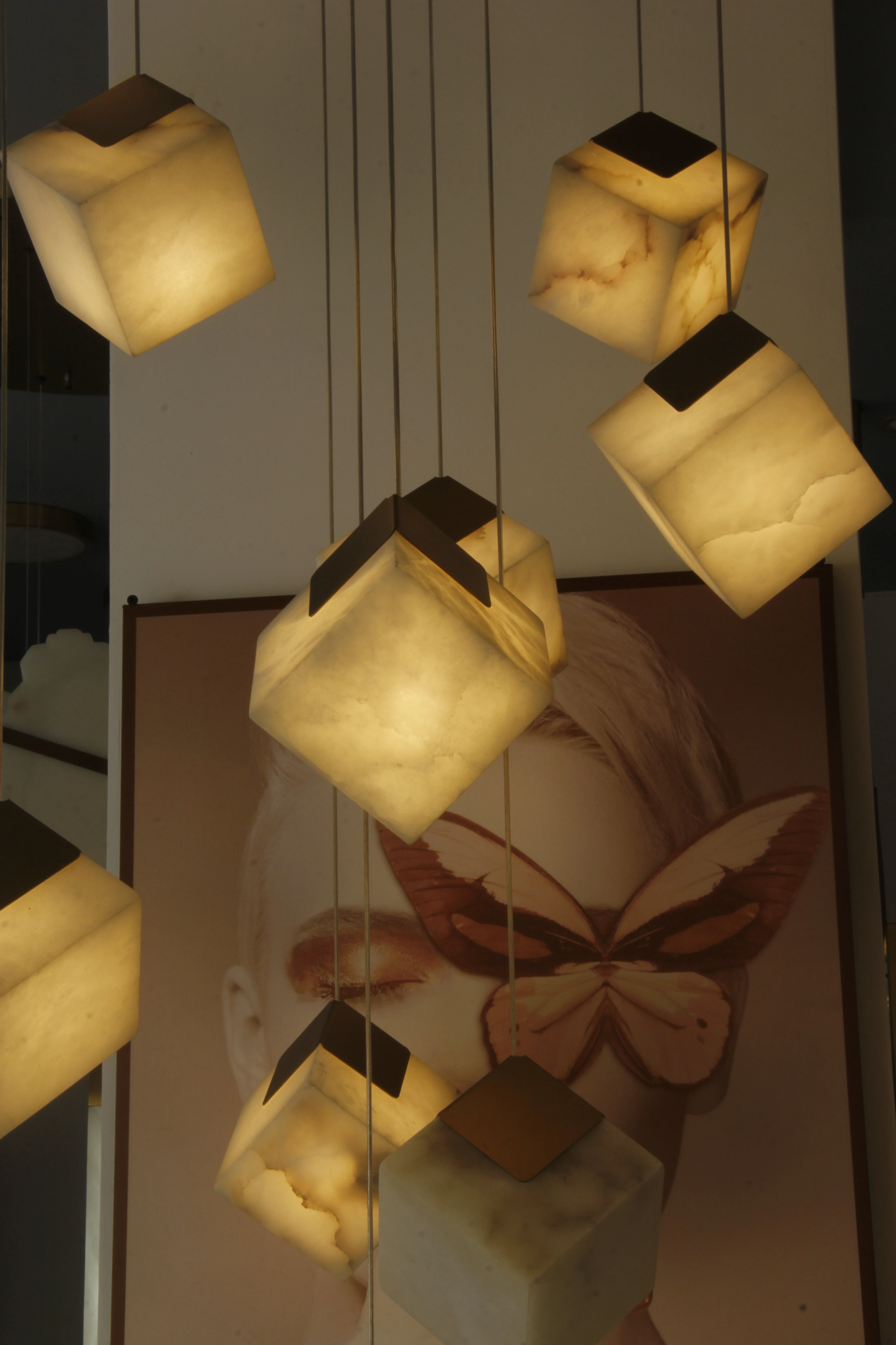 rubik küp mermer avize galeri boşluğu