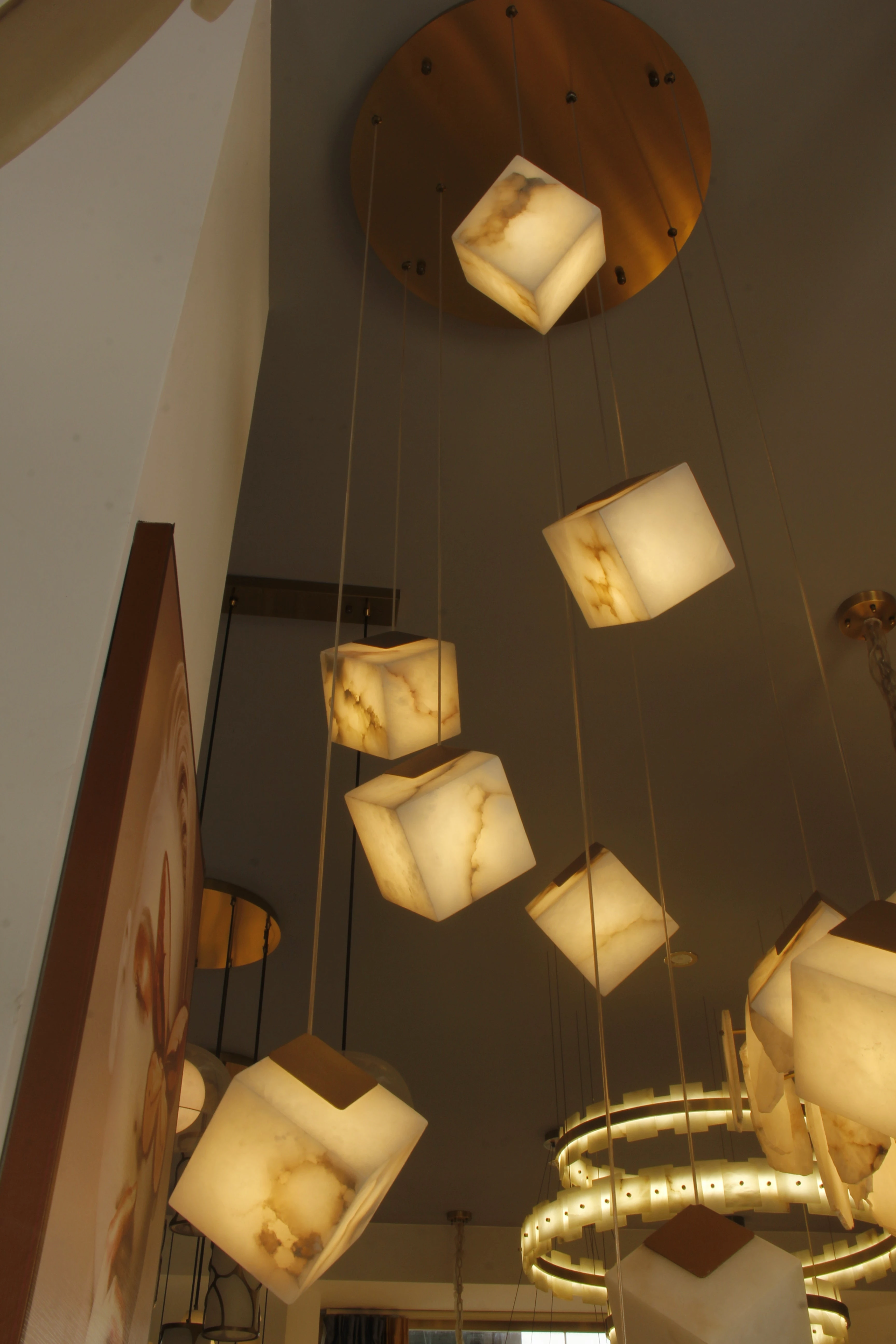 rubik küp mermer avize galeri boşluğu