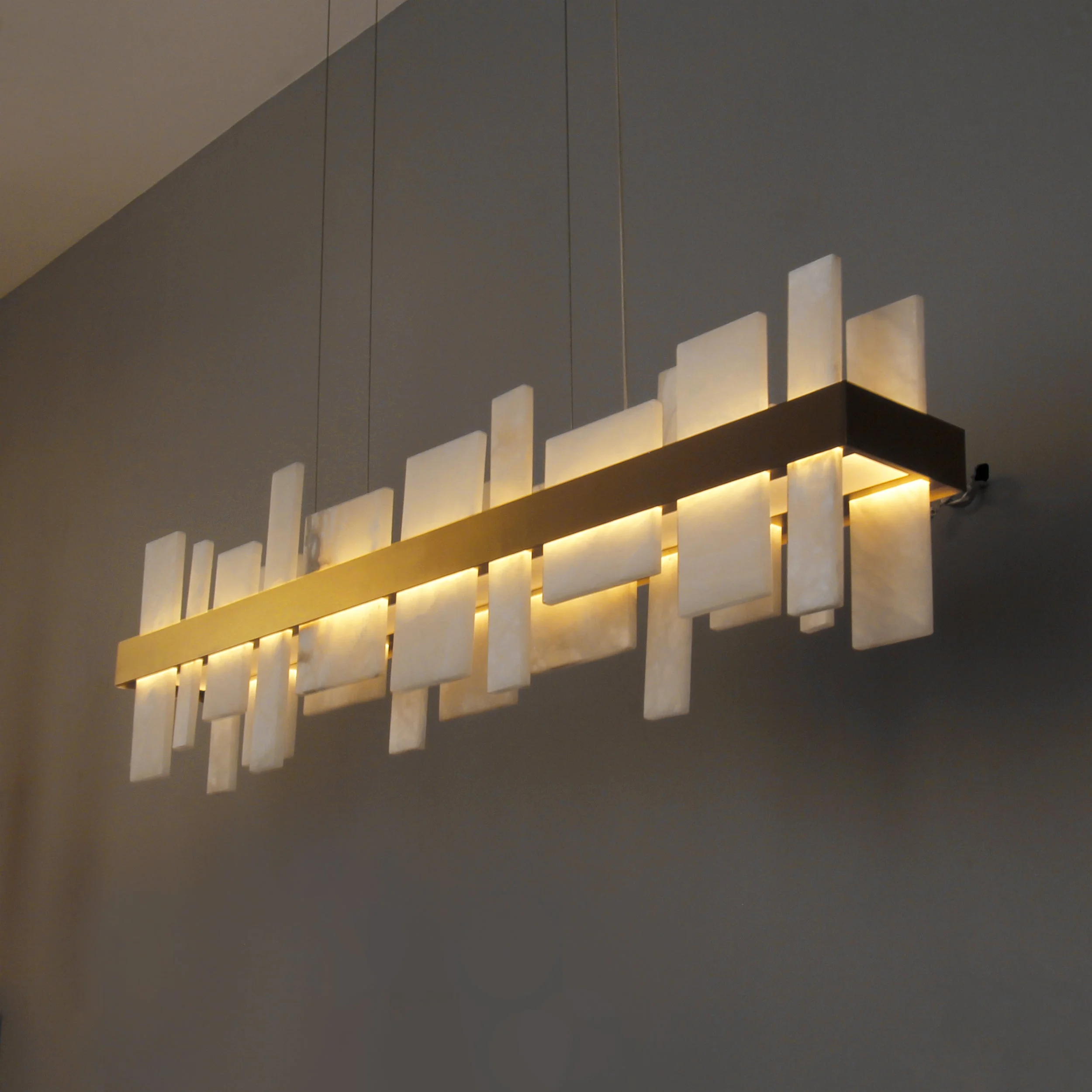 Mermer Yemek Masası Avizesi