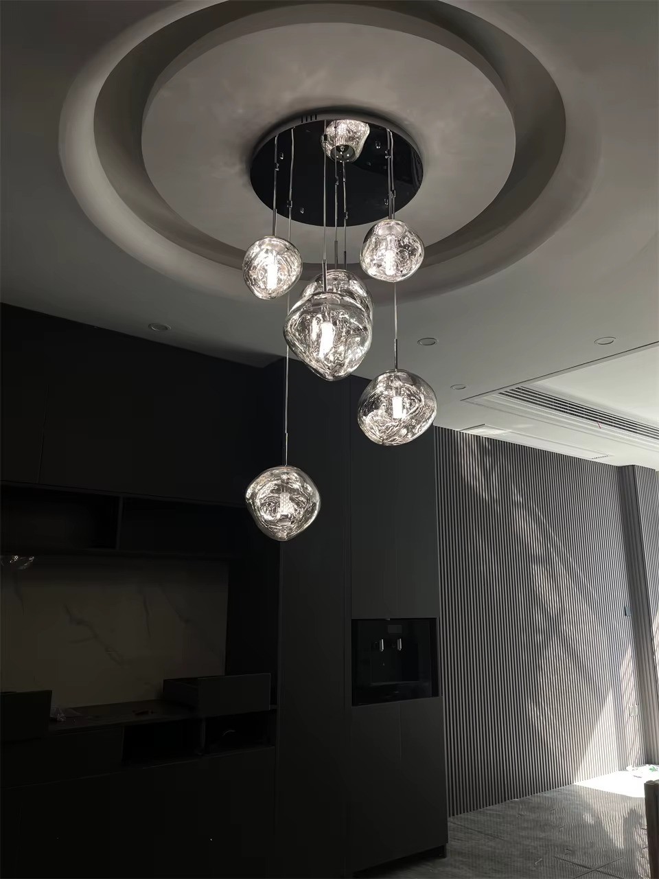 Modern Galeri Boşluğu Avize
