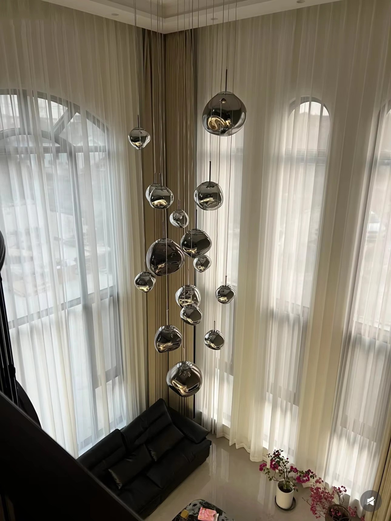 Modern Galeri Boşluğu Avize