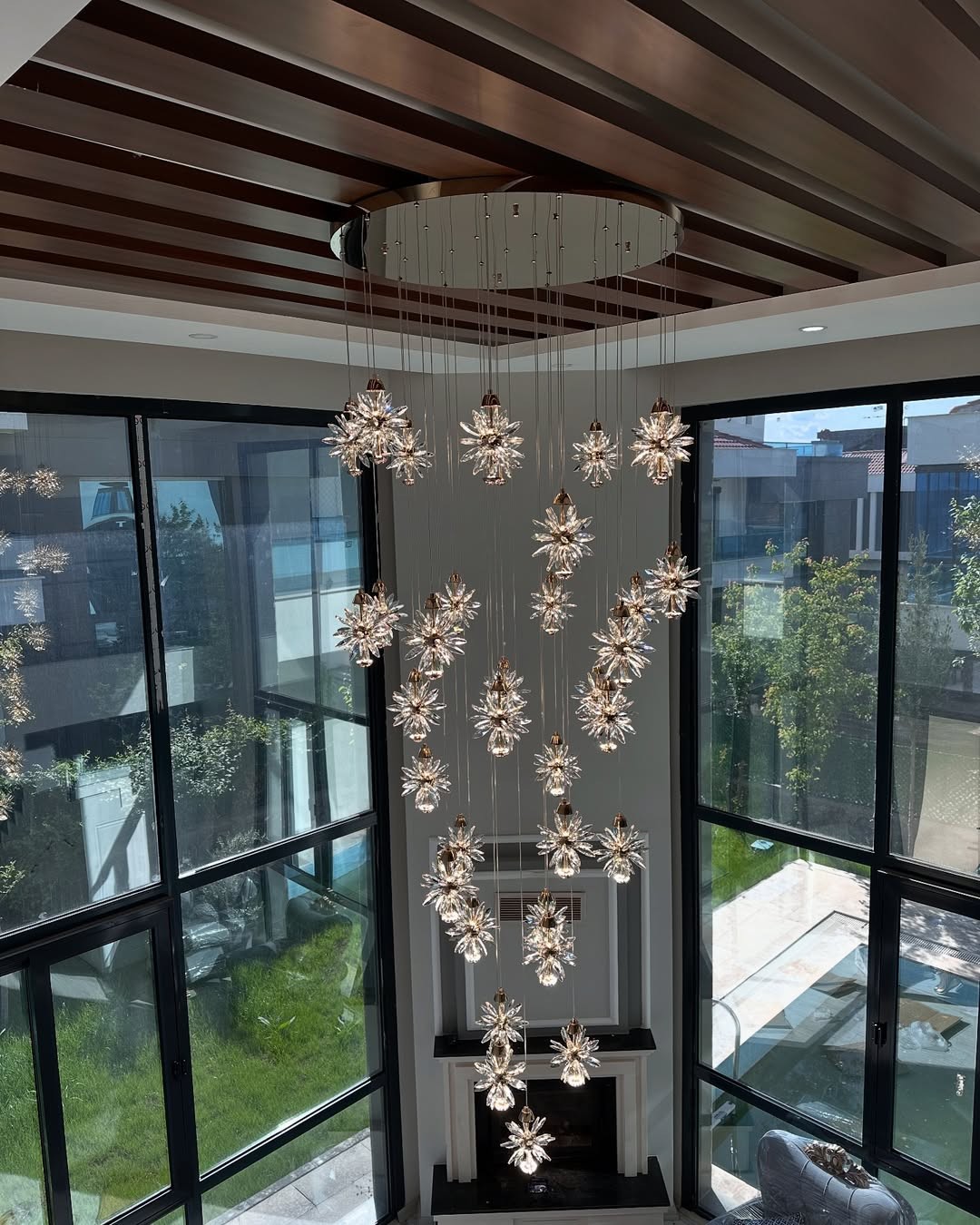 galeri boşluğu kristal avize
