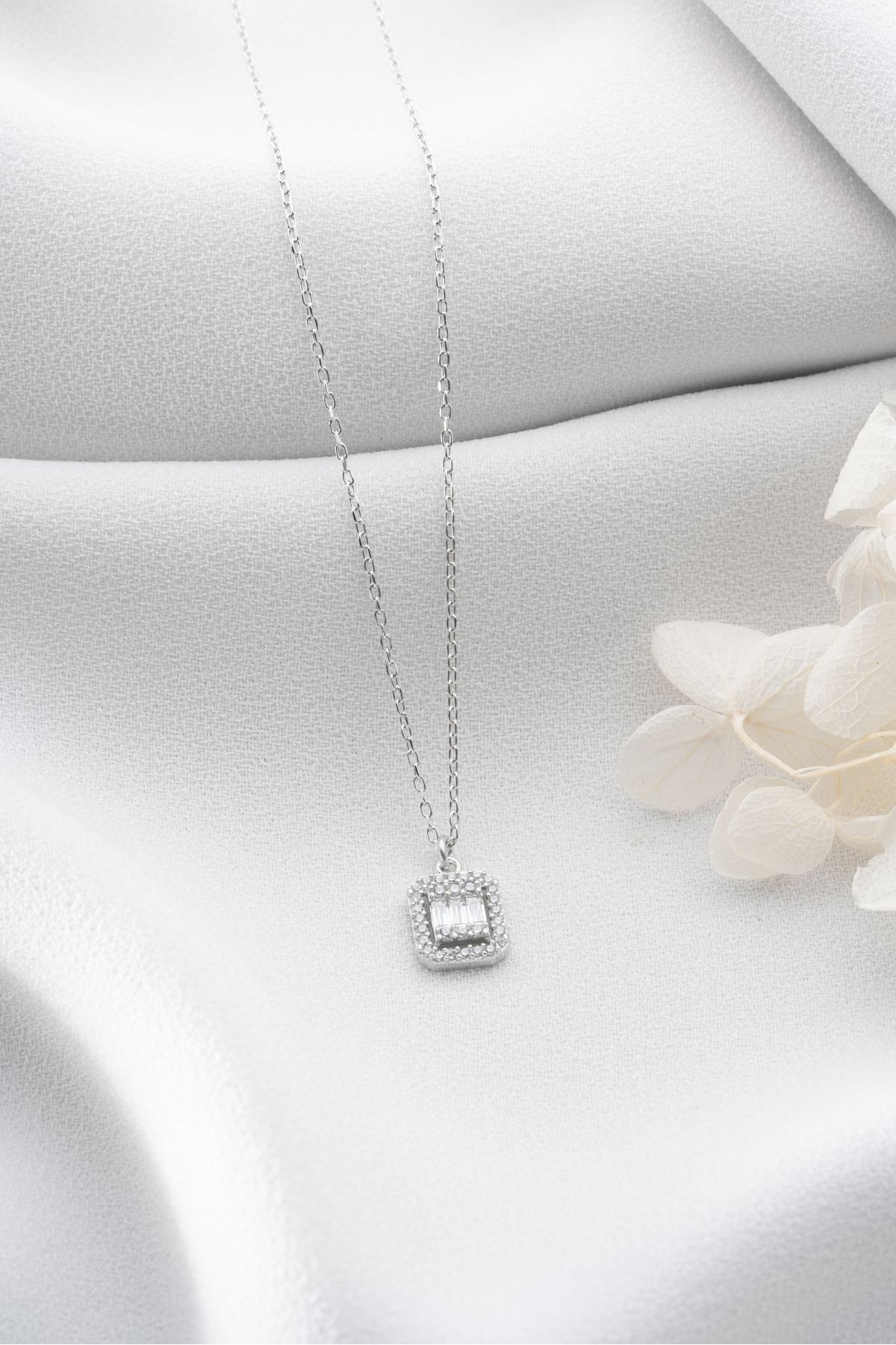 Baget Taşlı Gümüş Kolye