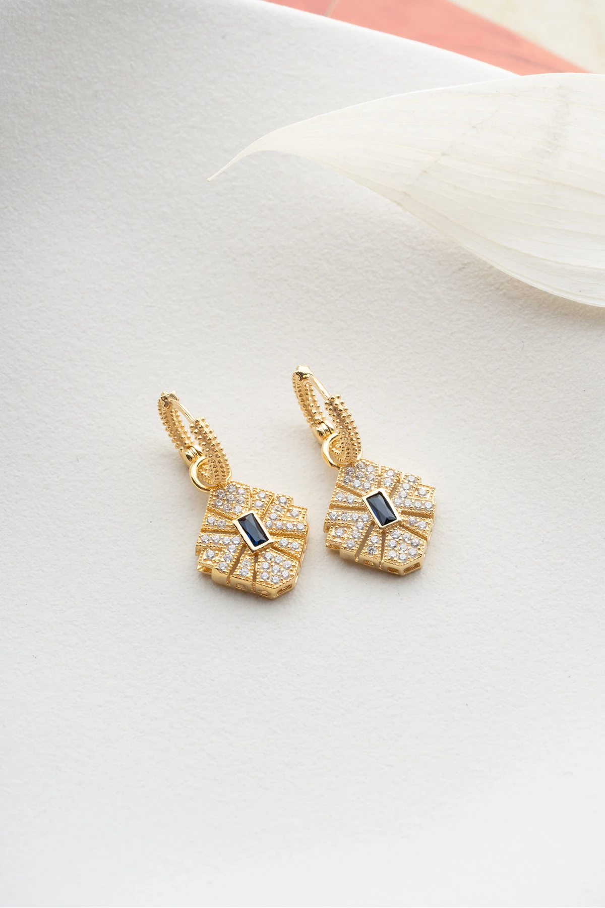 Taşlı Geometrik Gümüş Küpe