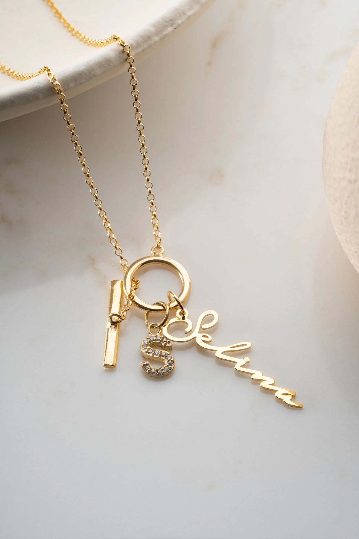 Harf Detaylı ve İsimli Kolye