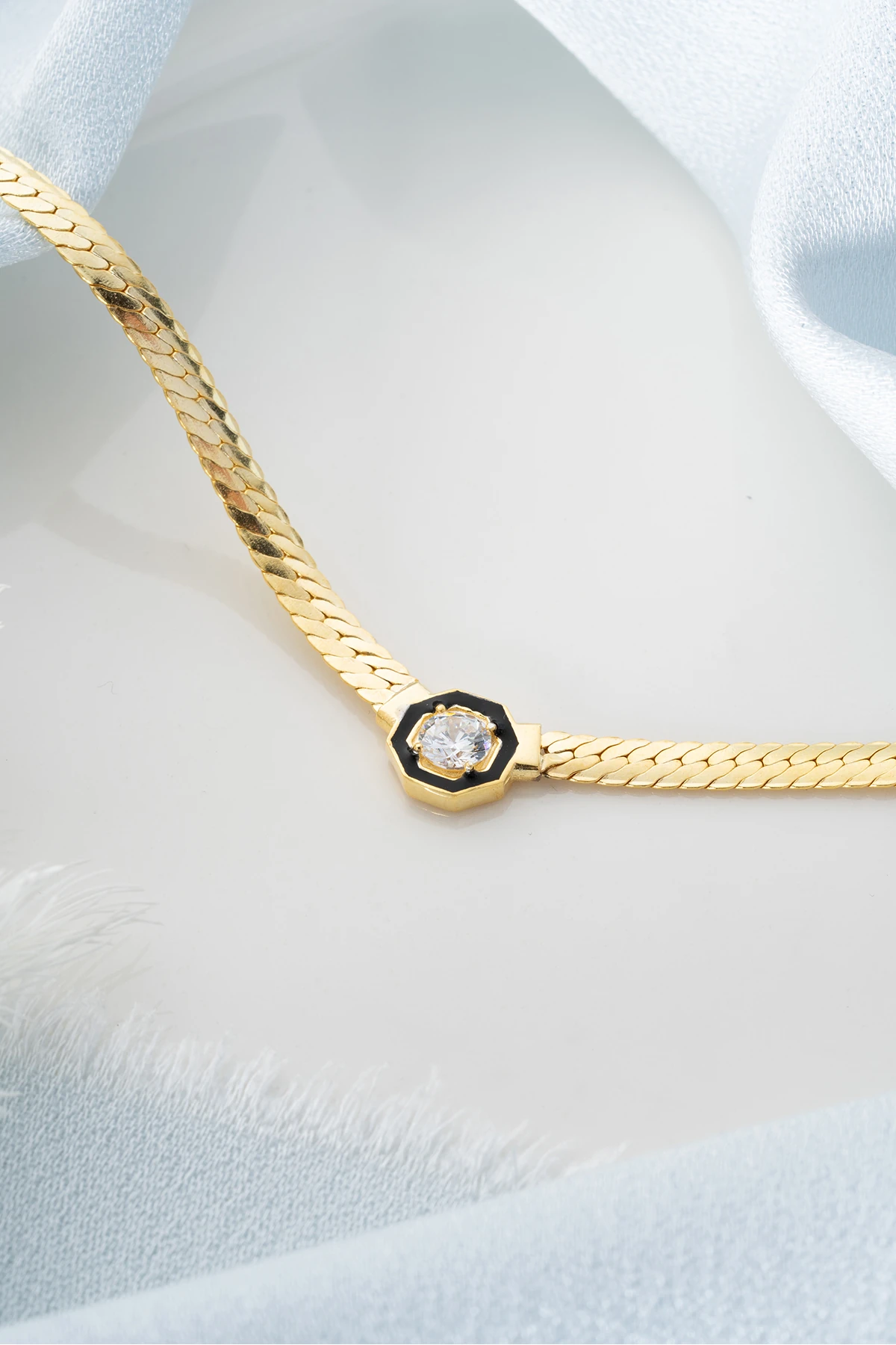 14 Ayar Altın Kaplama Siyah Detaylı Ezme Zincir Gümüş Kolye