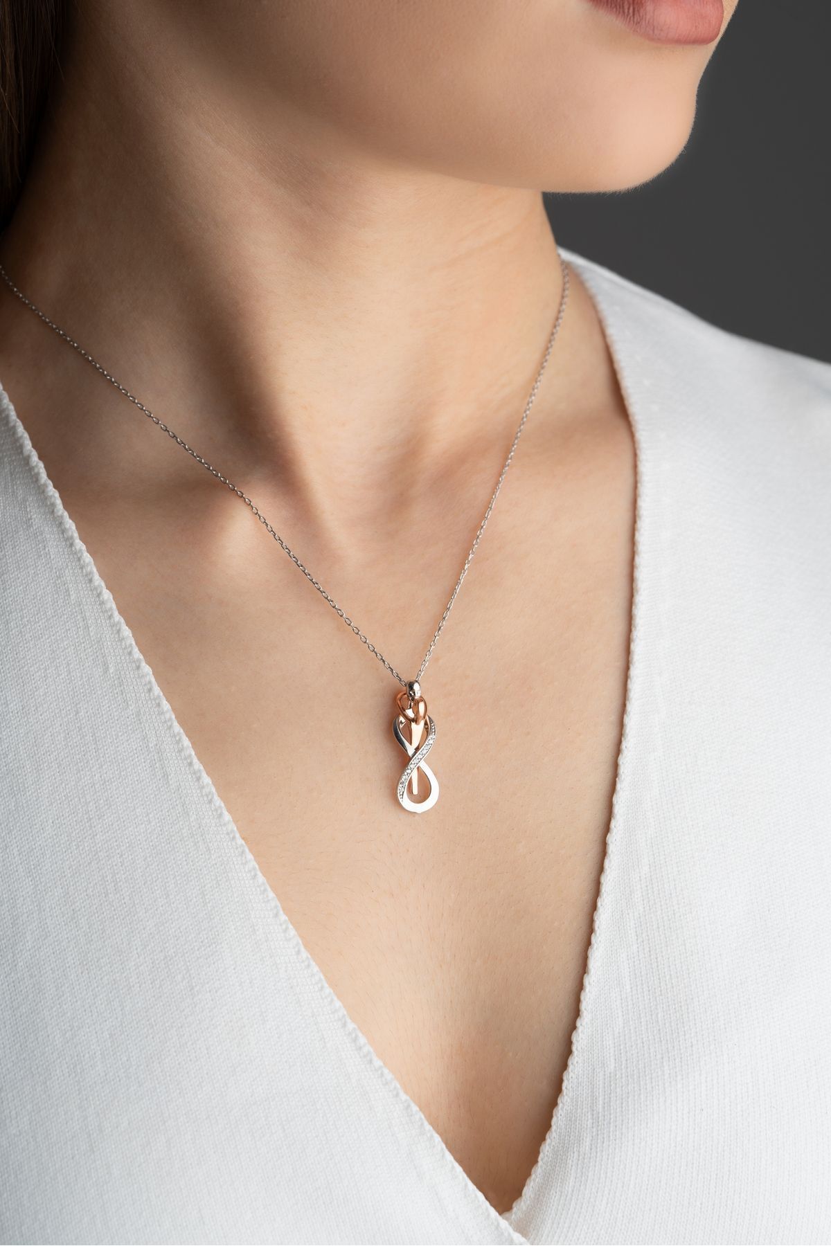 Sarılan Çift Gümüş Kolye