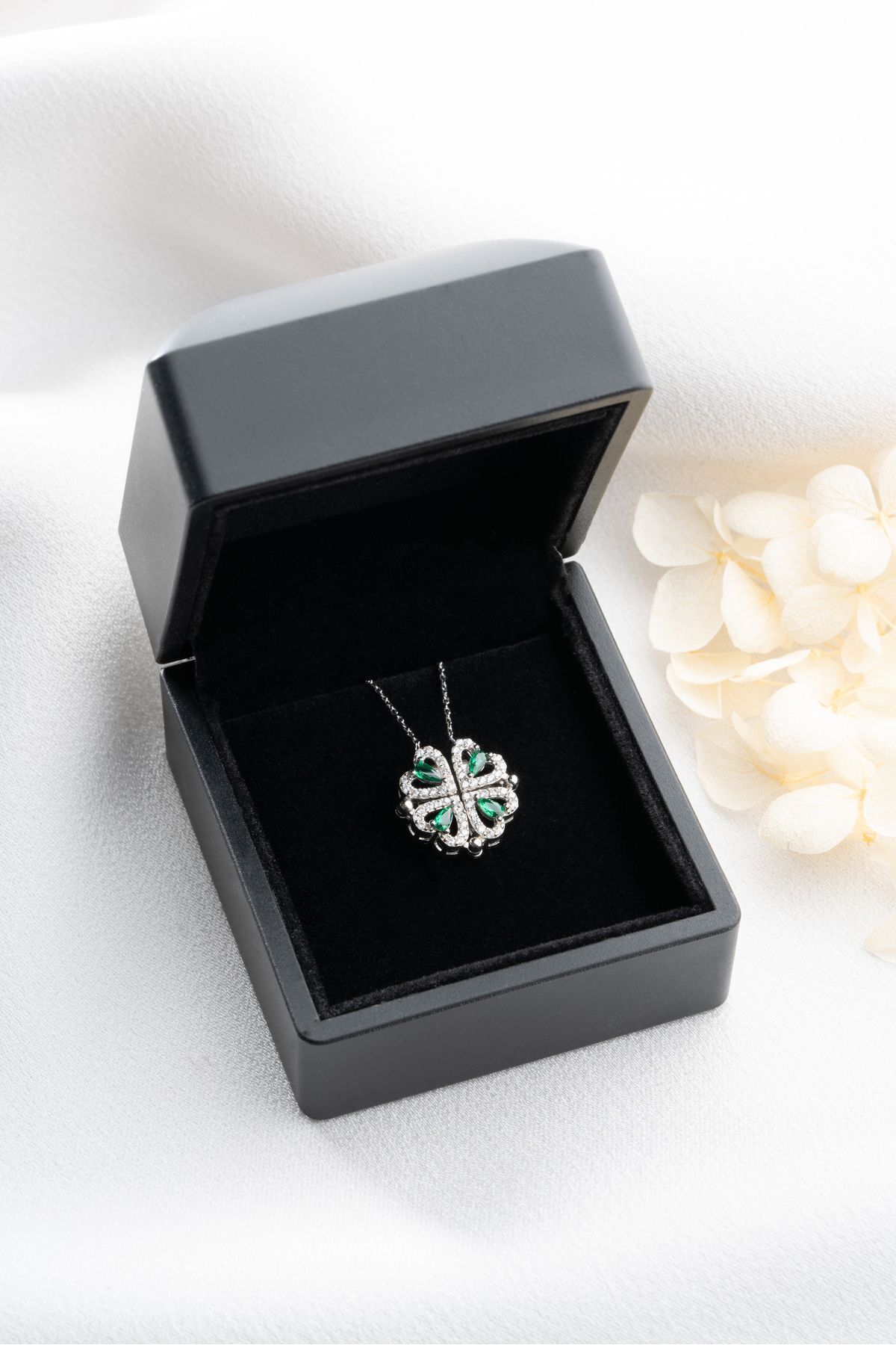 Mıknatıslı Yonca Gümüş Kolye