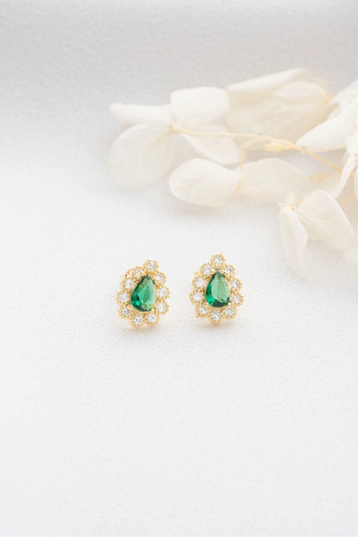 Zümrüt Yeşili Minimal Gümüş Küpe