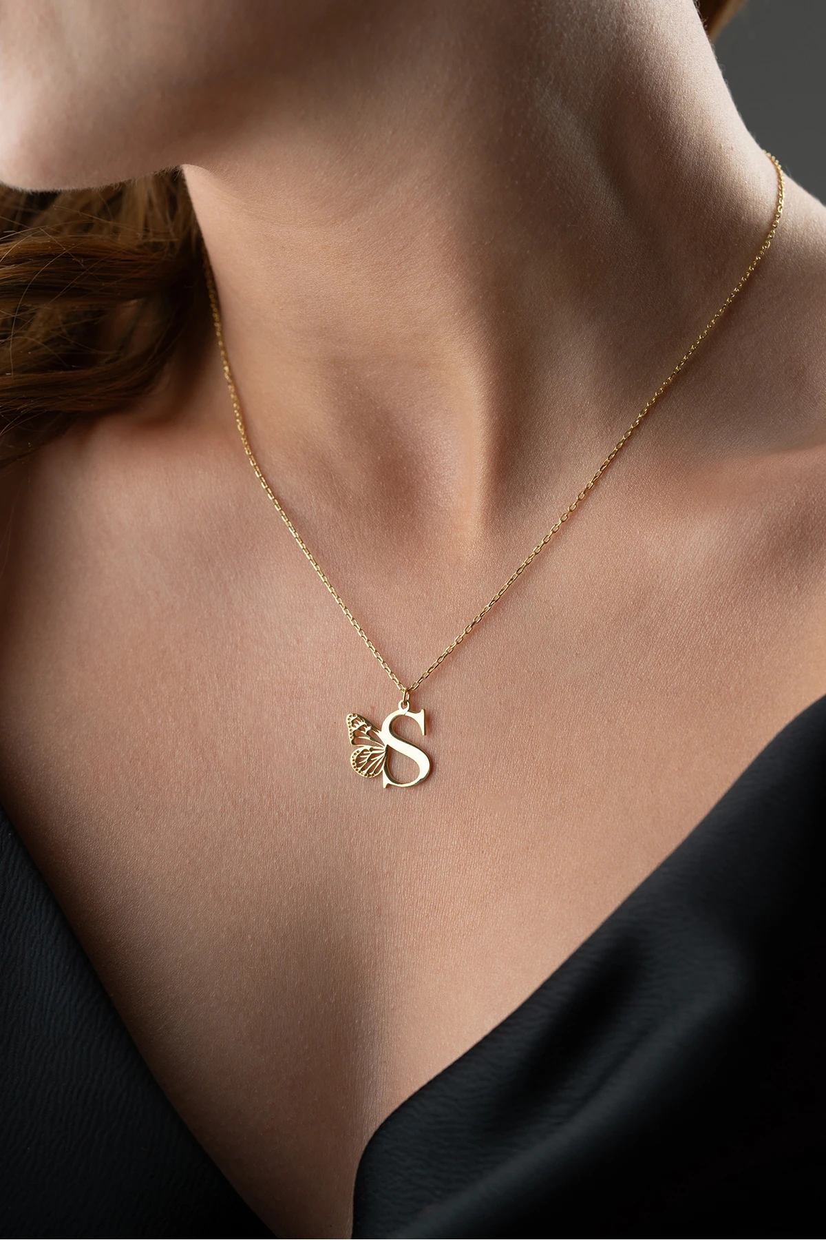 Kelebek Kanatlı Harf Gümüş Kolye