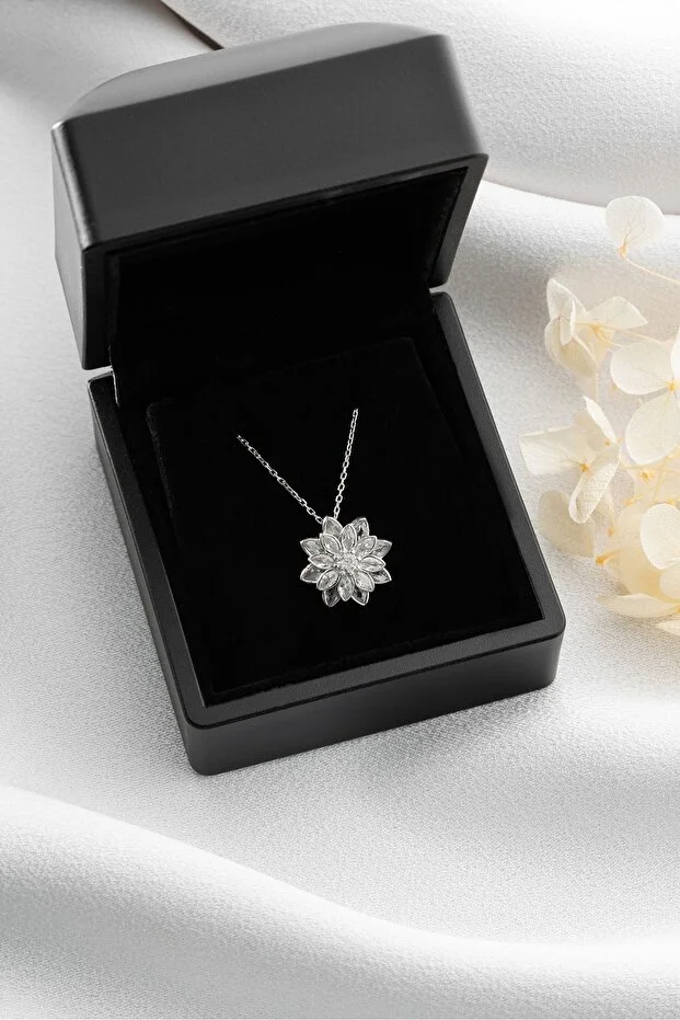 Sakura Lotus Gümüş Kolye