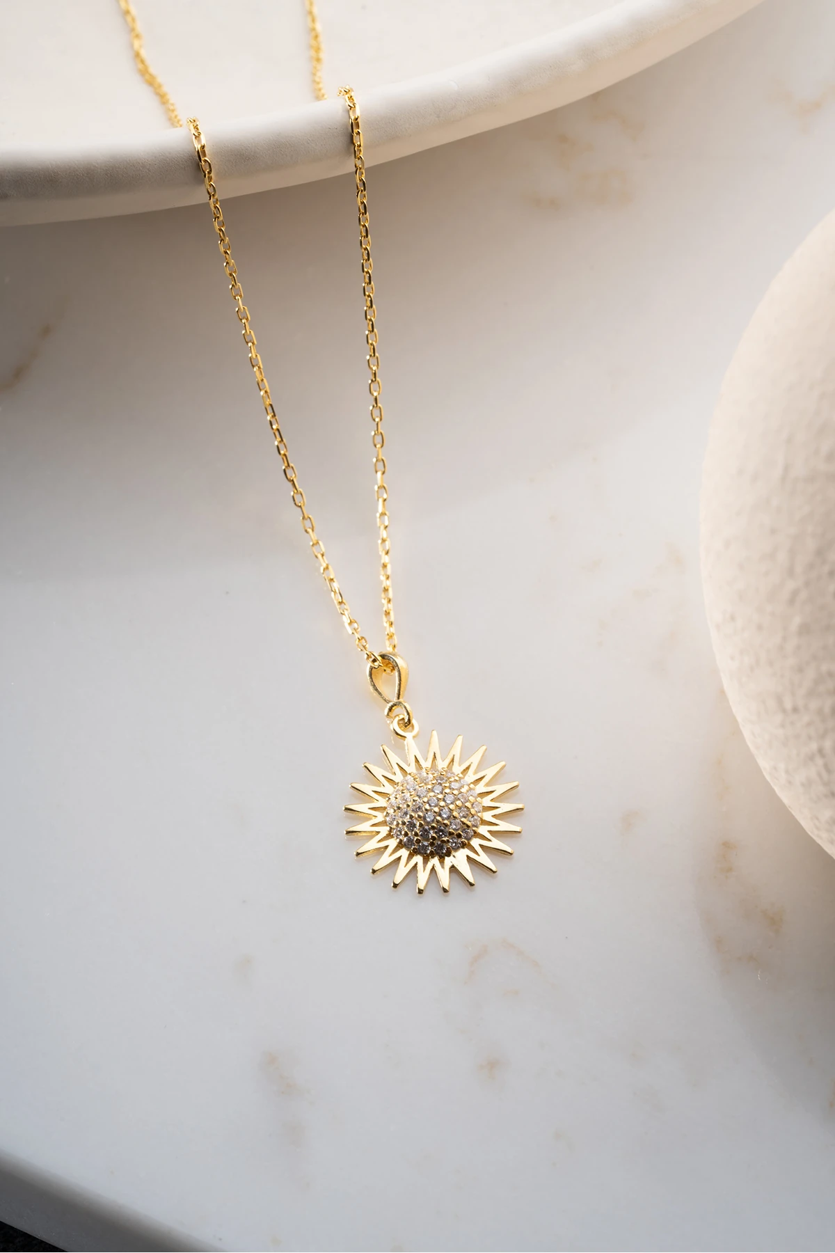 Güneş Figürlü Gümüş Kolye