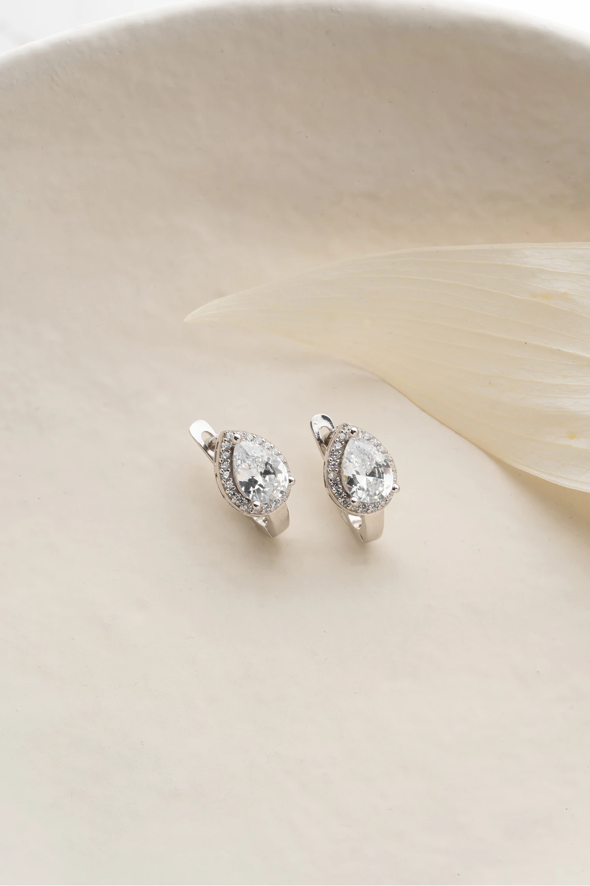 Damla Taşlı Gümüş Küpe