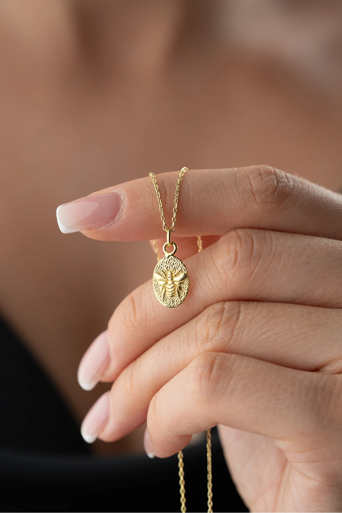 Arı Motifli Gümüş Kolye