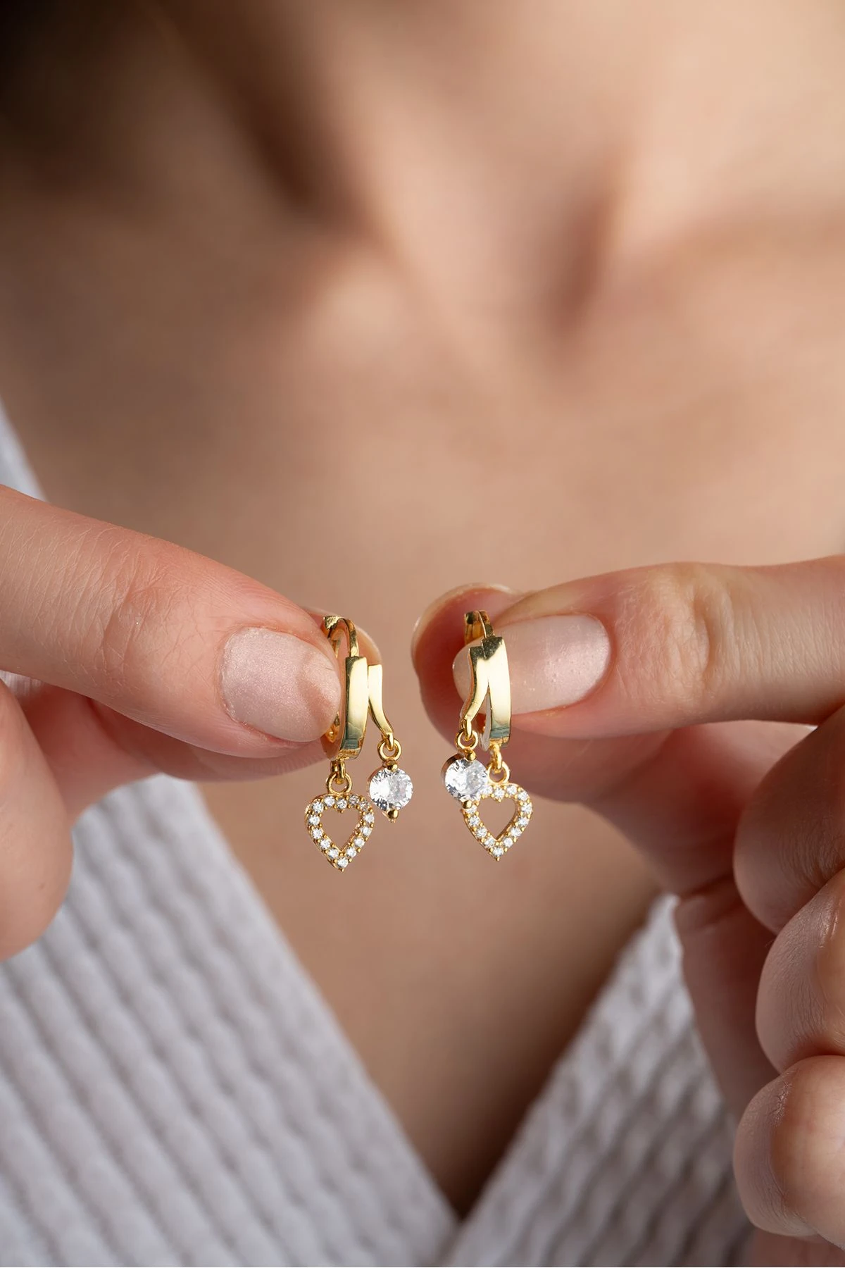 Kalp ve Tektaş Sallantılı Gümüş Küpe