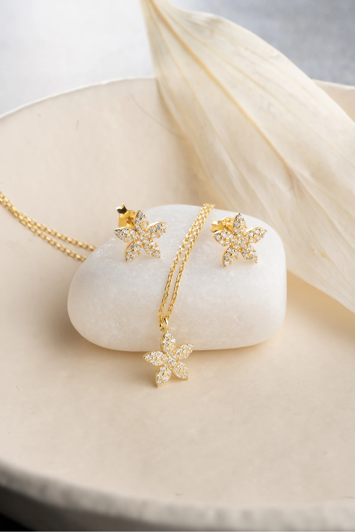 Çiçekli Gümüş Kolye Küpe Seti