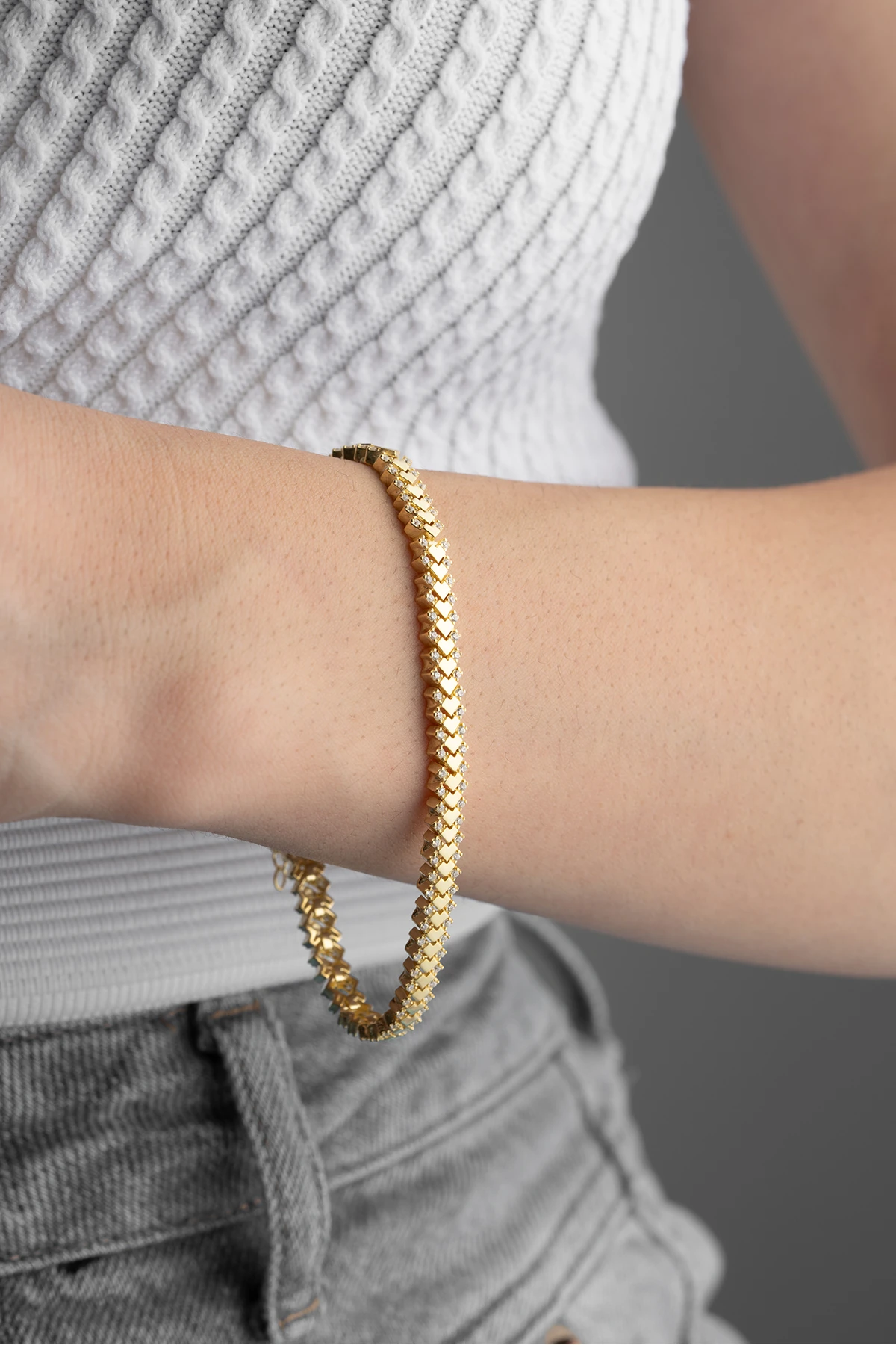 Piramit Desenli Gümüş Bileklik