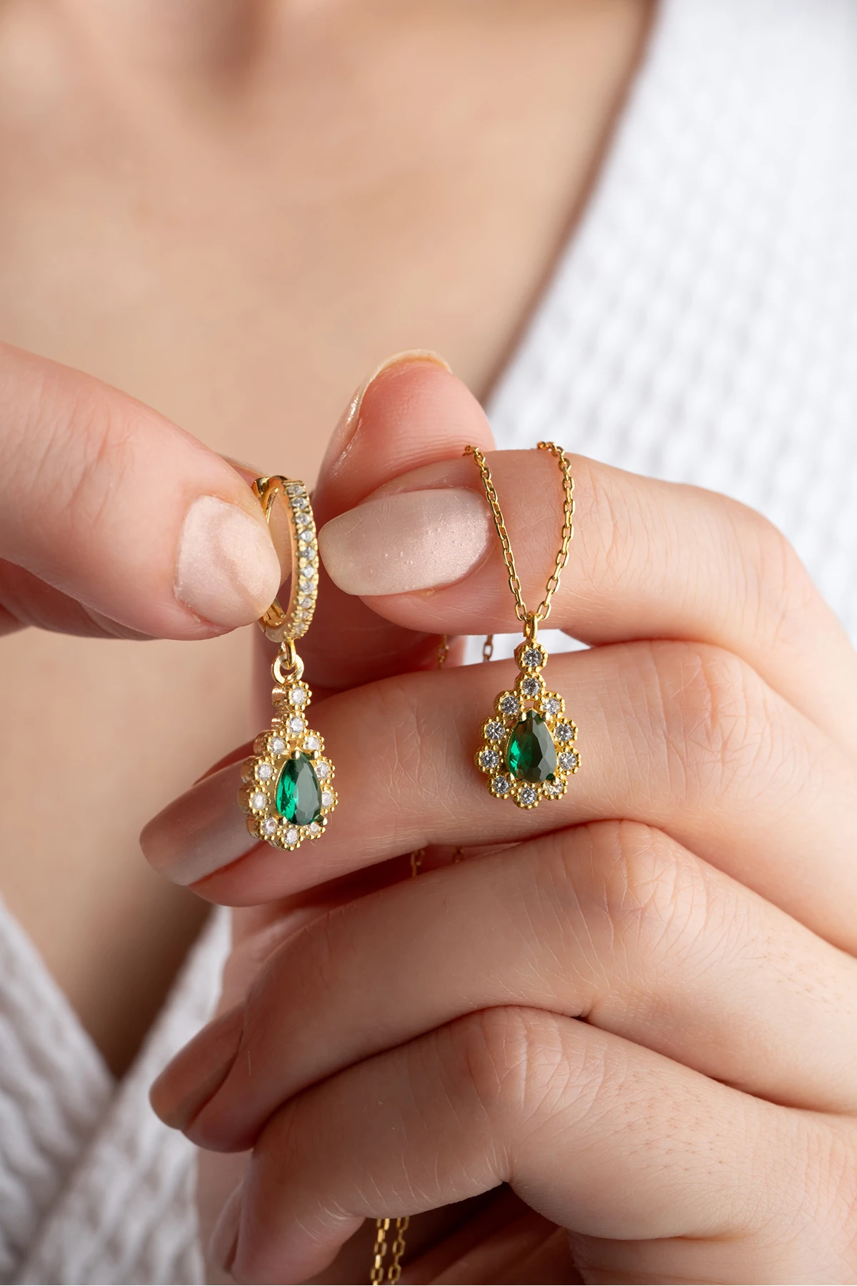 Zümrüt Yeşili Damla Taşlı Gümüş  Kolye ve Küpe Seti