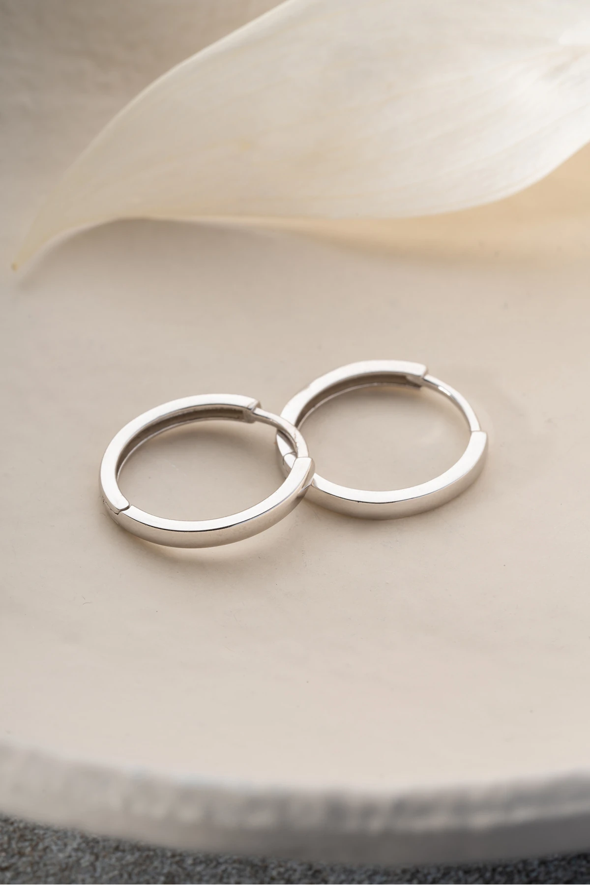 Taşsız Gümüş Halka Küpe