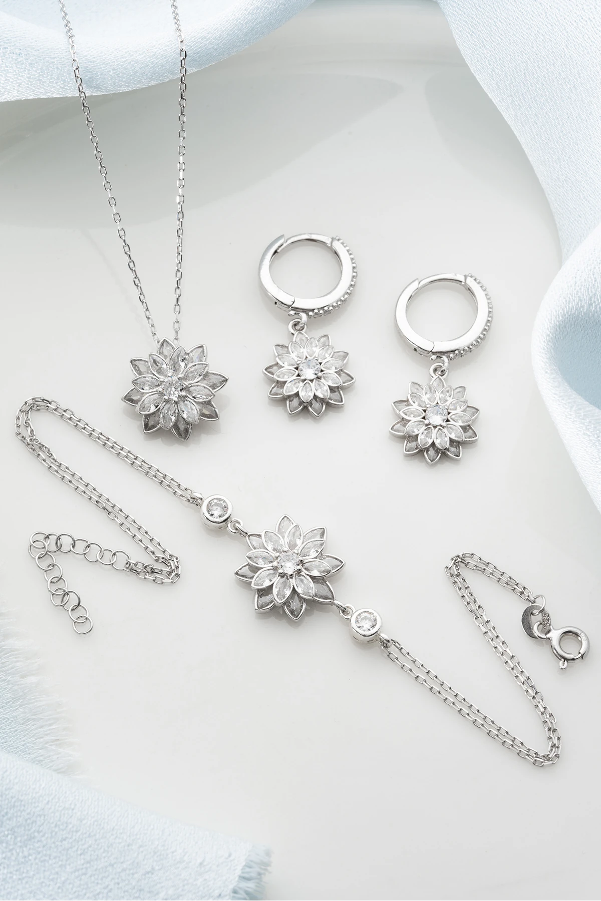 Lotus Çiçeği Gümüş Kolye, Küpe ve Bileklik Seti