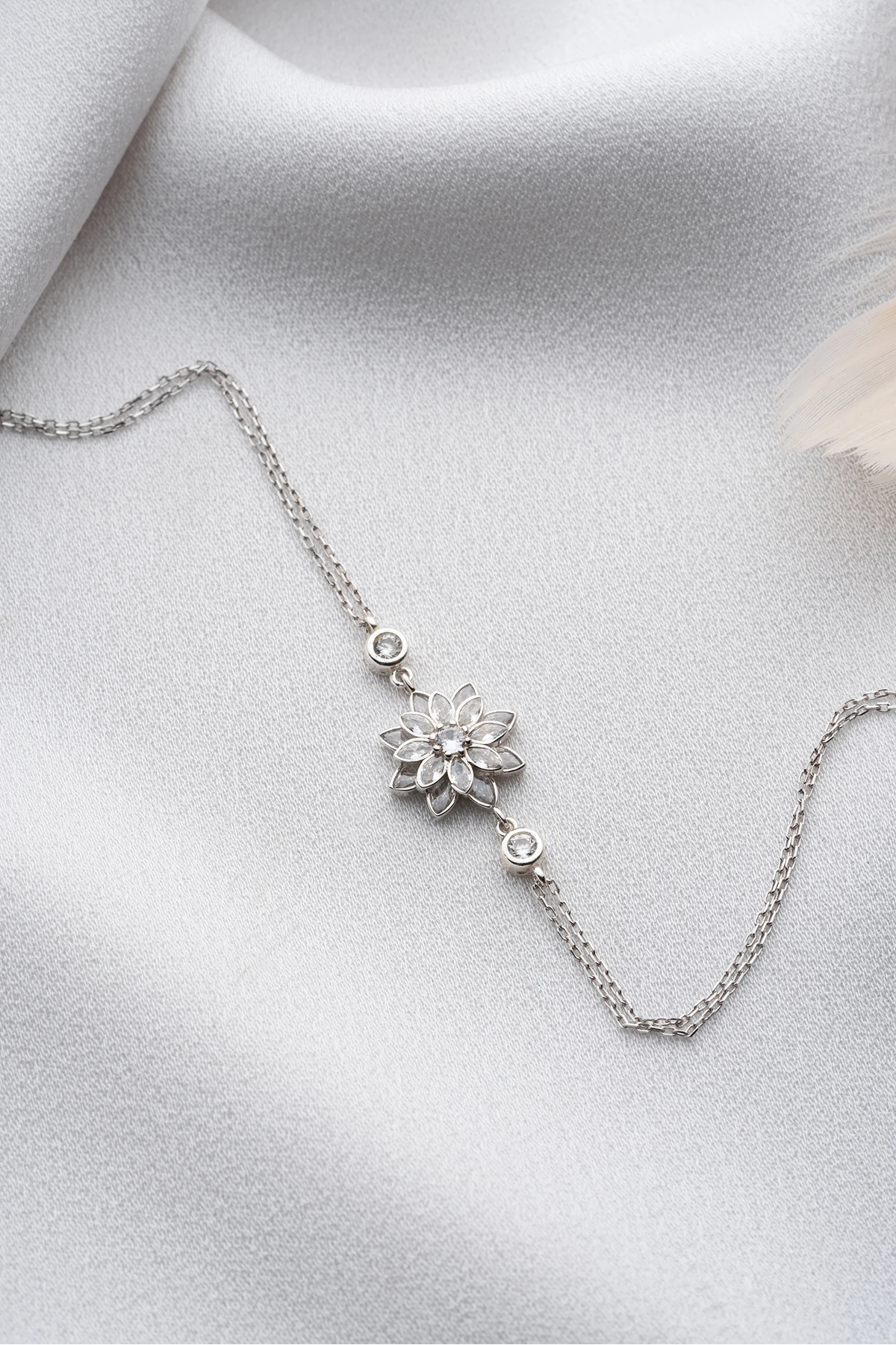 Taşlı Lotus Çiçeği Gümüş Bileklik