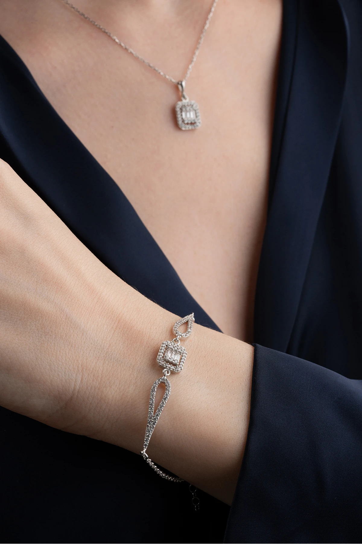 Baget Taşlı Gümüş Kolye ve Bileklik Seti