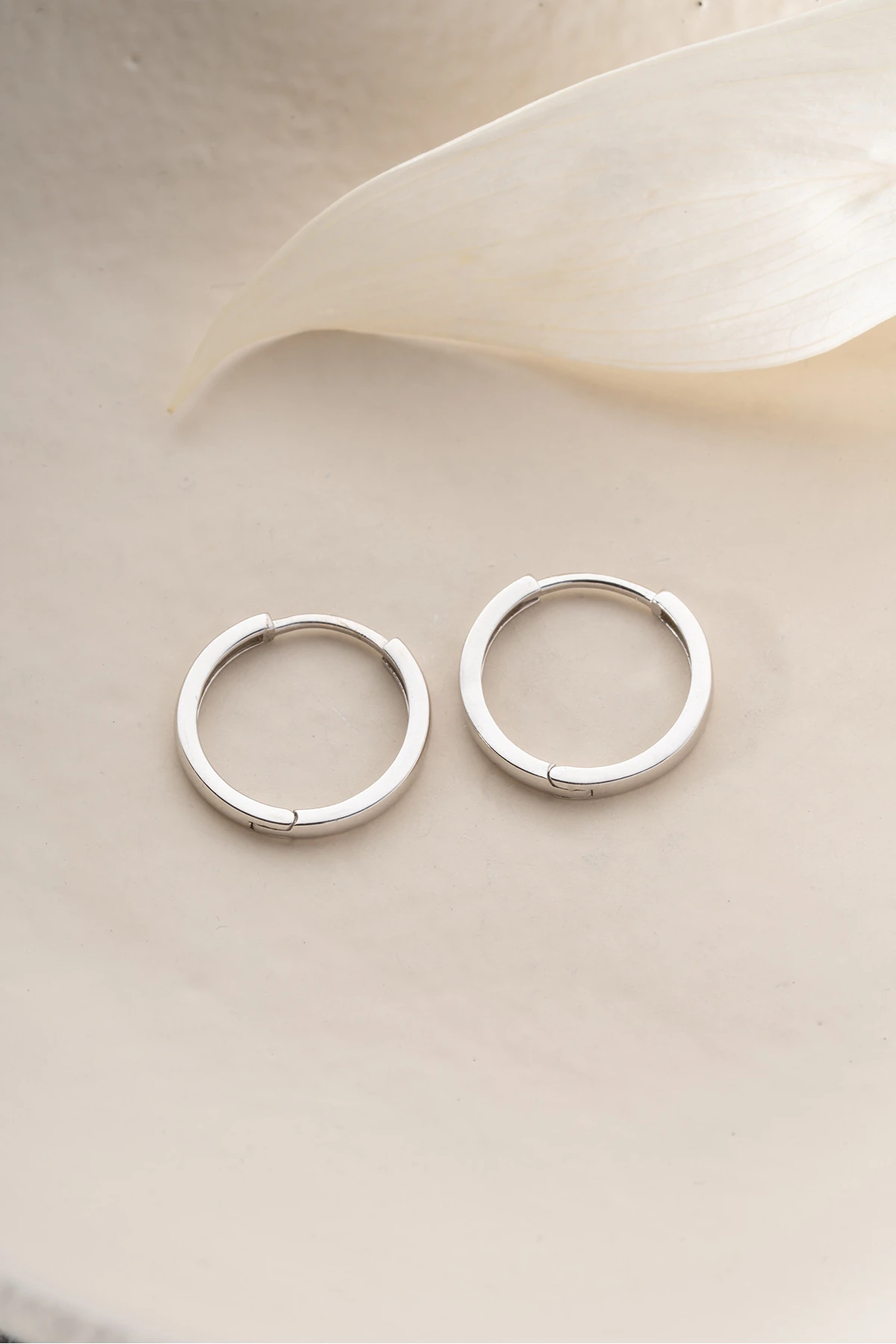 Taşsız Gümüş Halka Küpe