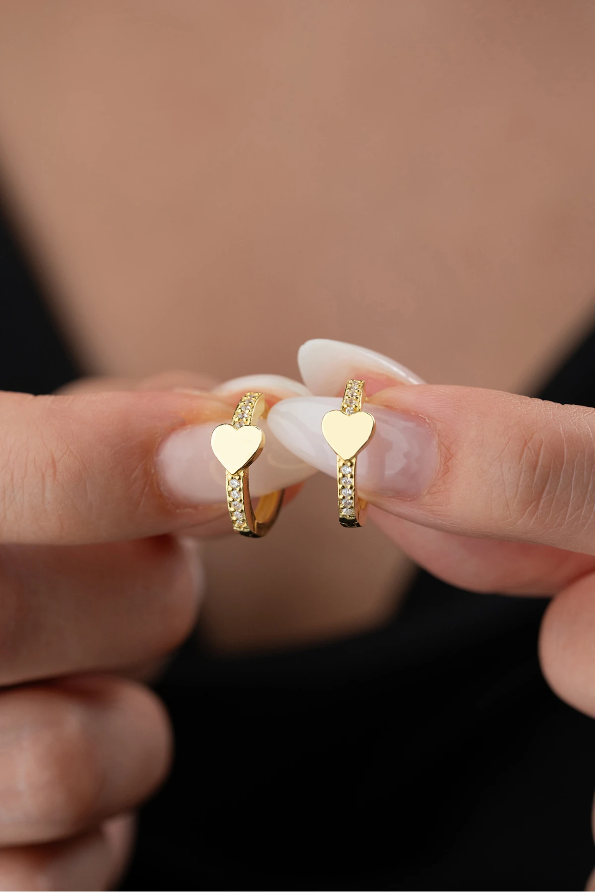 Kalp Figürlü Halka Gümüş Küpe