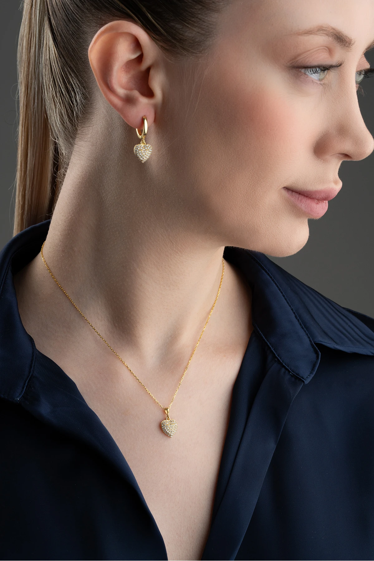 Kalpli Kolye ve Sallantılı Küpe Seti