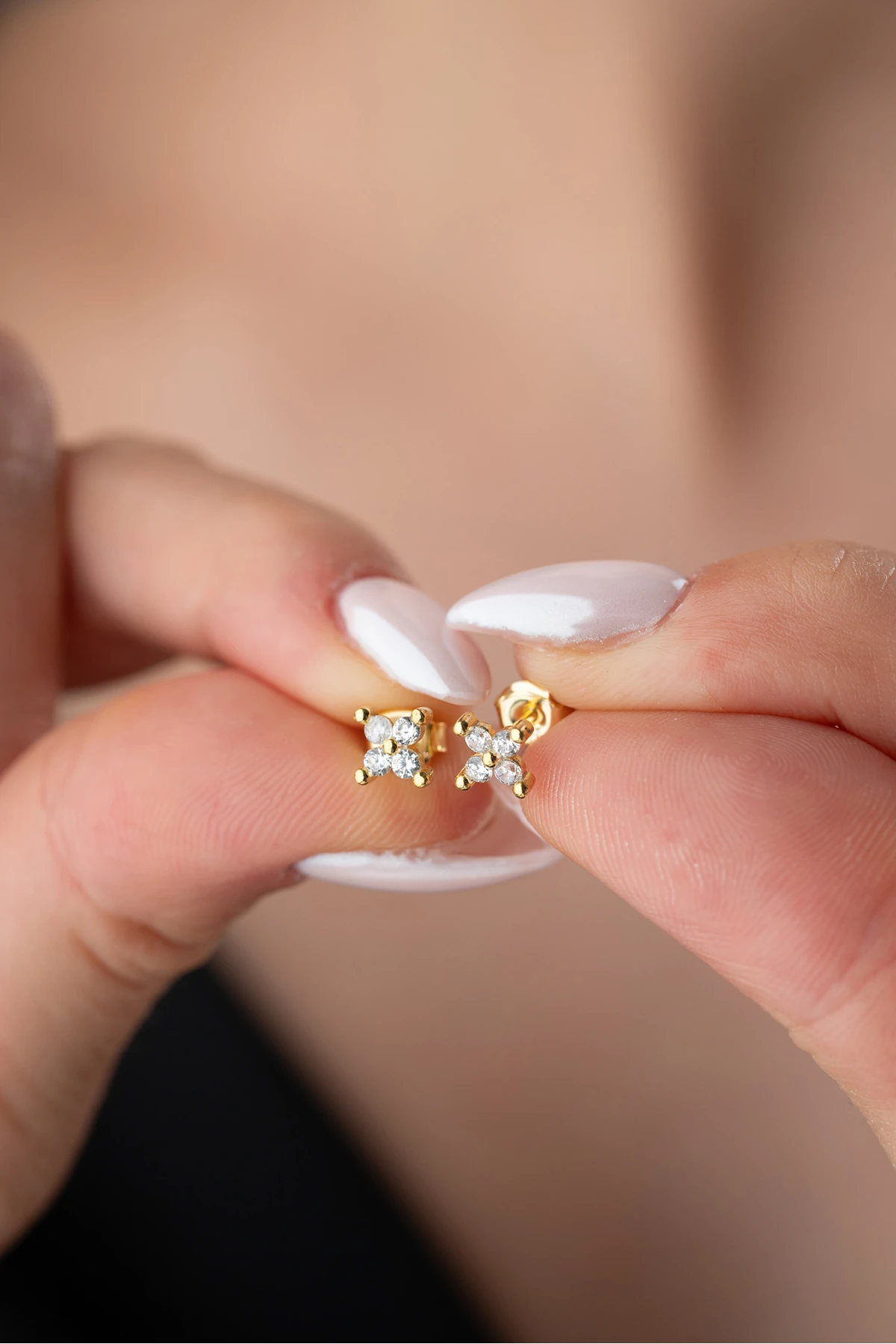 Taşlı Mini Çiçek Gümüş Küpe 