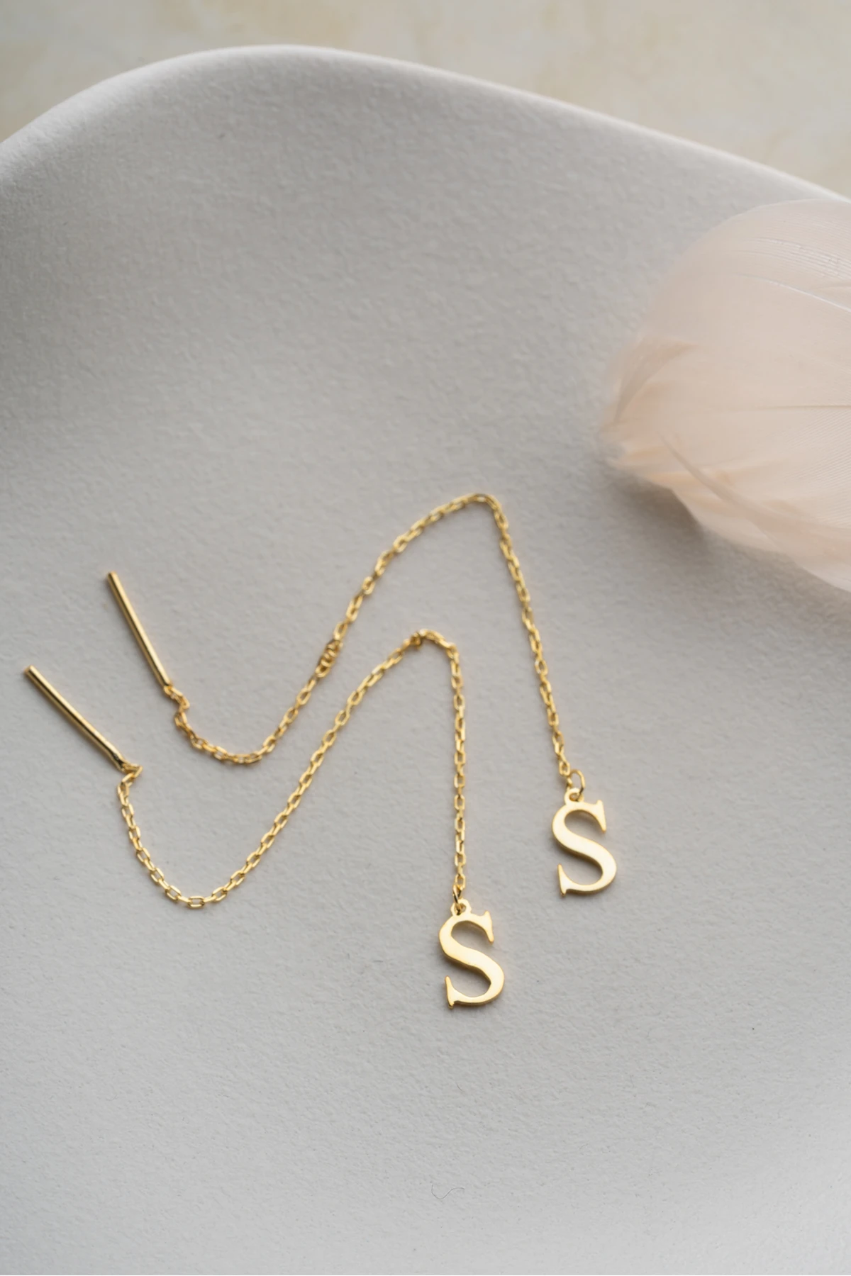 Zincir Sallantılı Harf Küpe