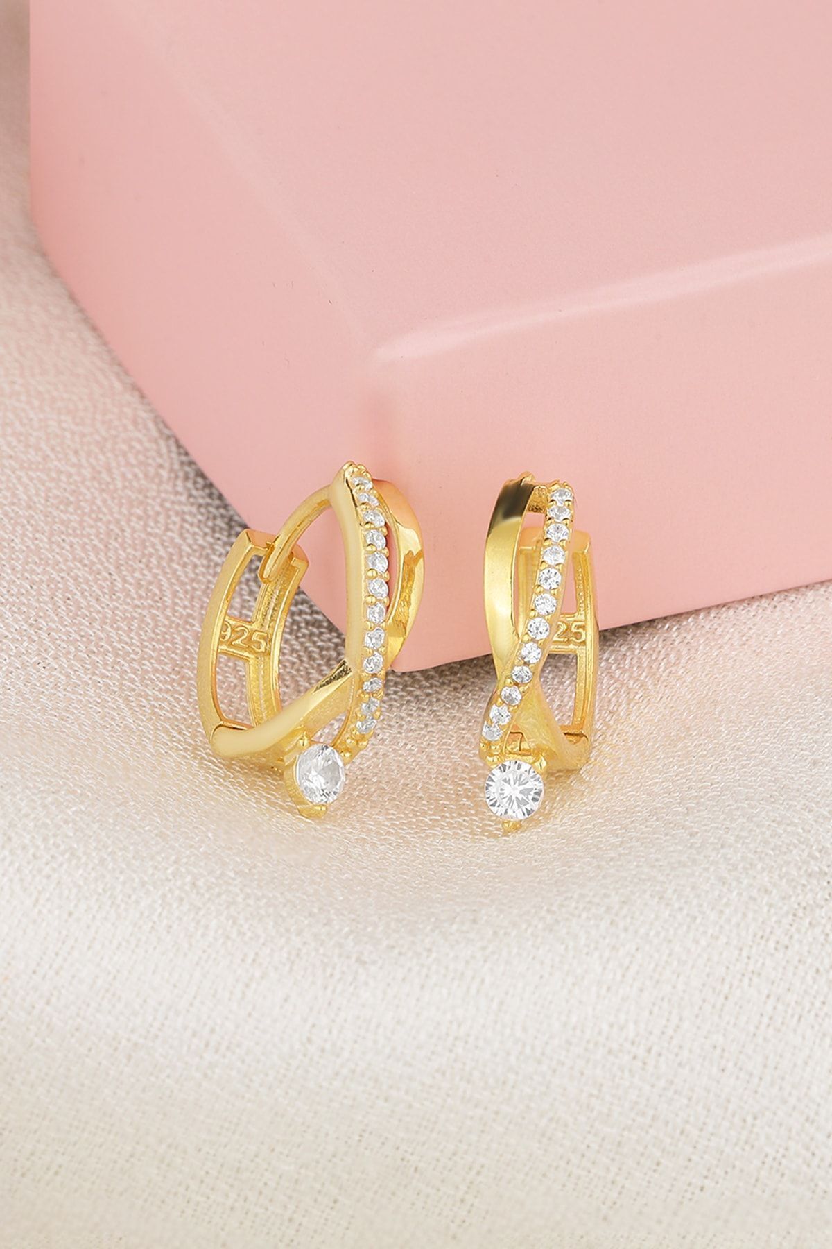 Altın Kaplama Tektaş Örgü Gümüş Küpe