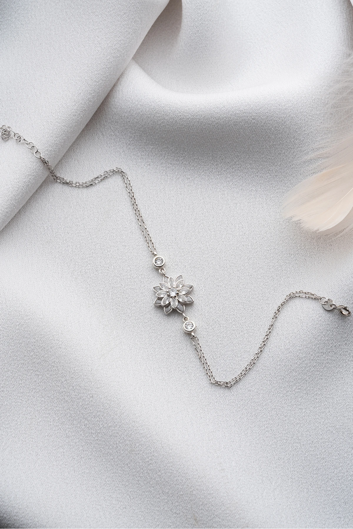 Taşlı Lotus Çiçeği Gümüş Bileklik