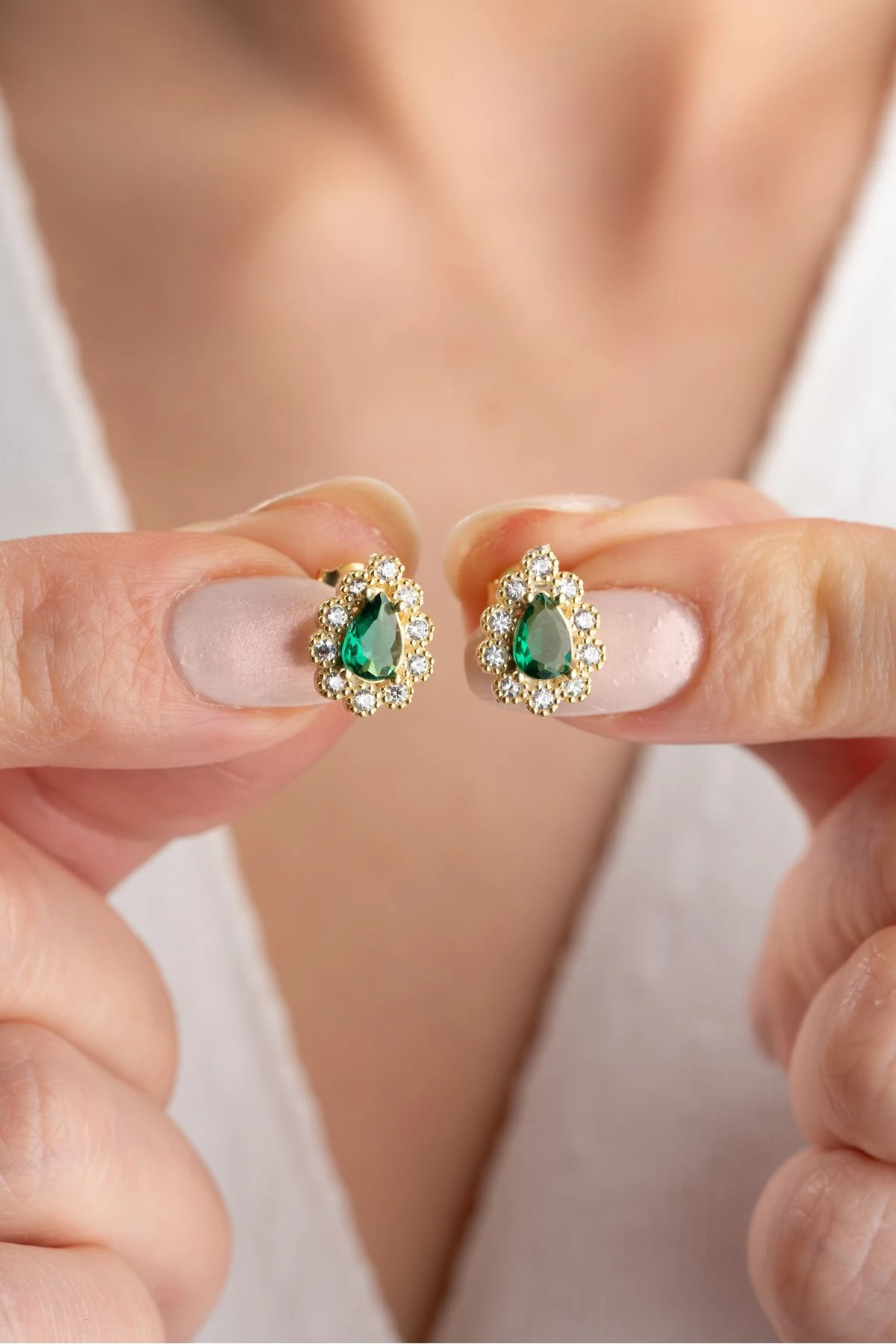 Zümrüt Yeşili Minimal Gümüş Küpe