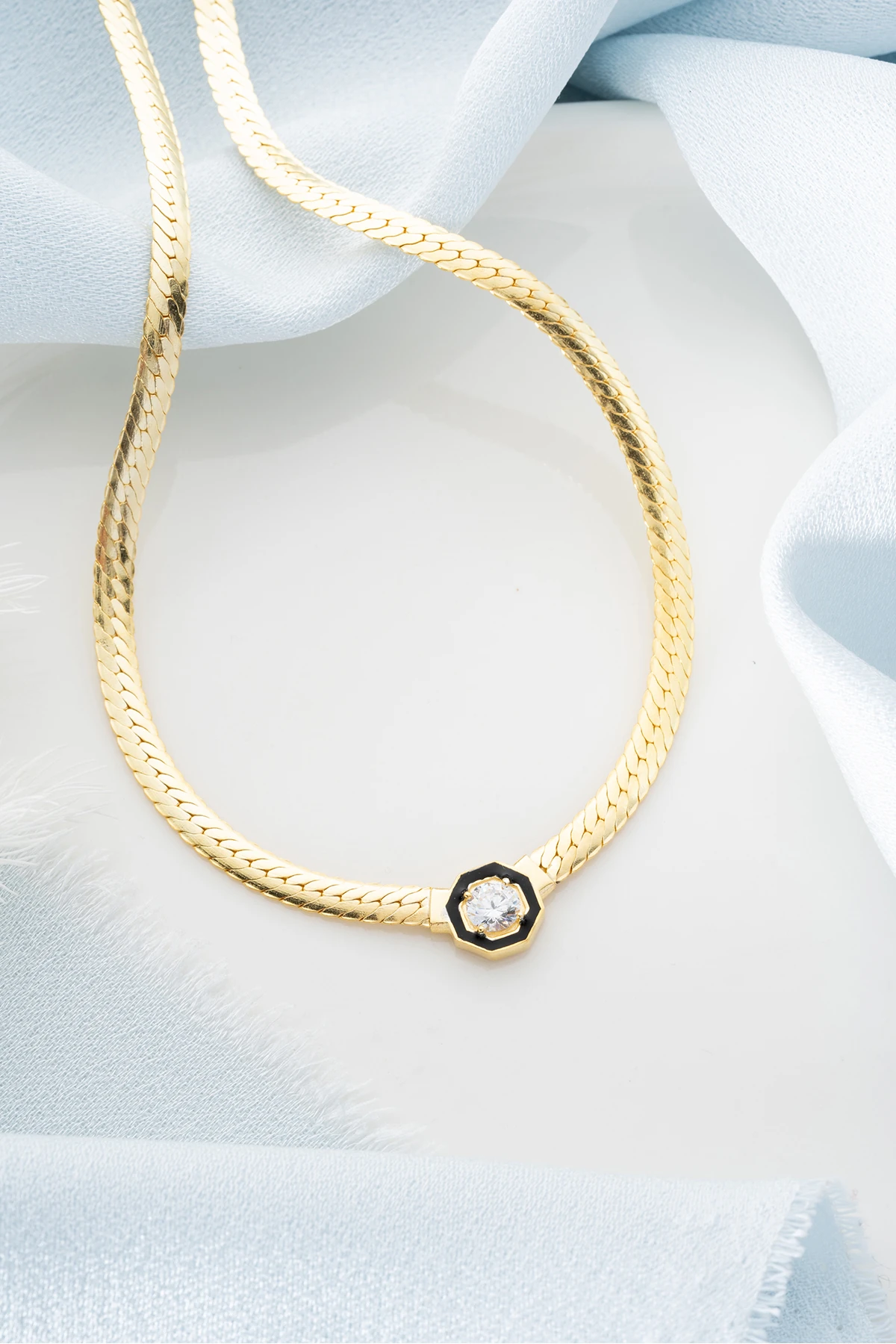 14 Ayar Altın Kaplama Siyah Detaylı Ezme Zincir Gümüş Kolye