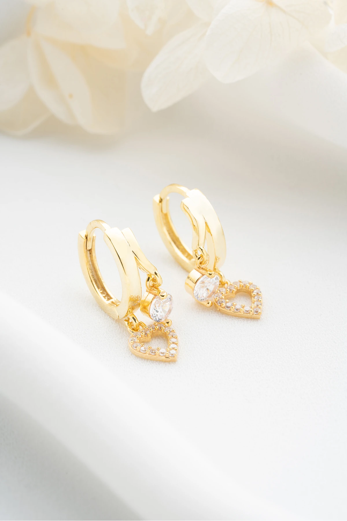 Kalp ve Tektaş Sallantılı Gümüş Küpe