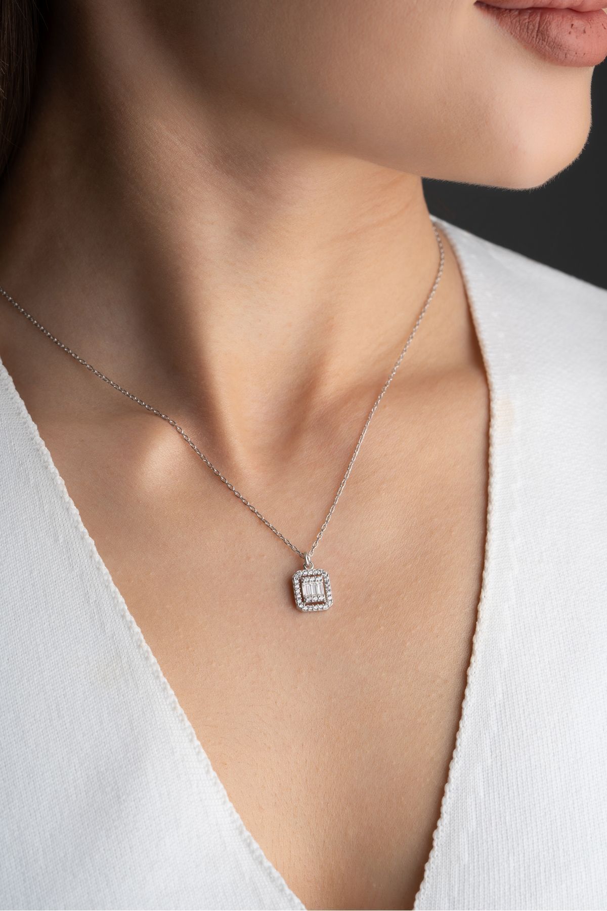 Baget Taşlı Gümüş Kolye