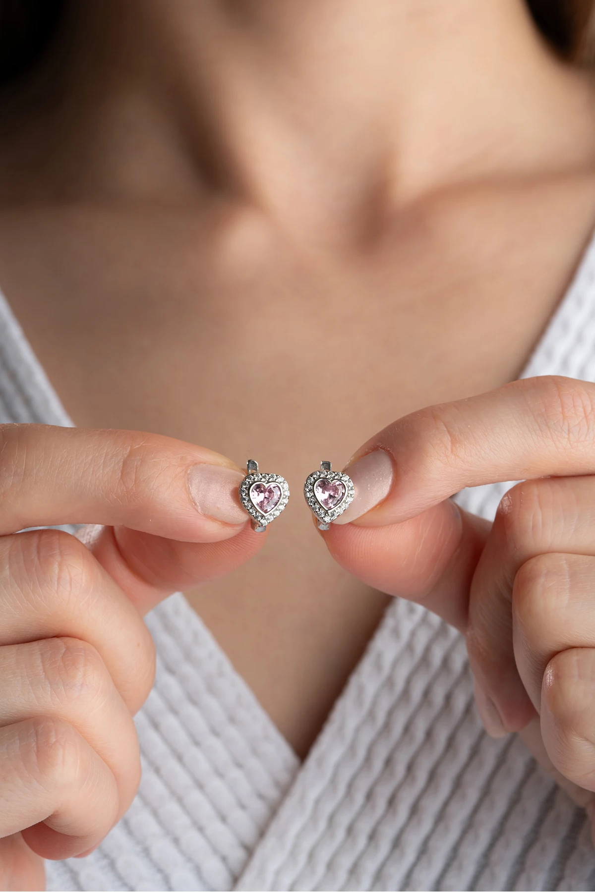 Taşlı Kalp Gümüş Küpe