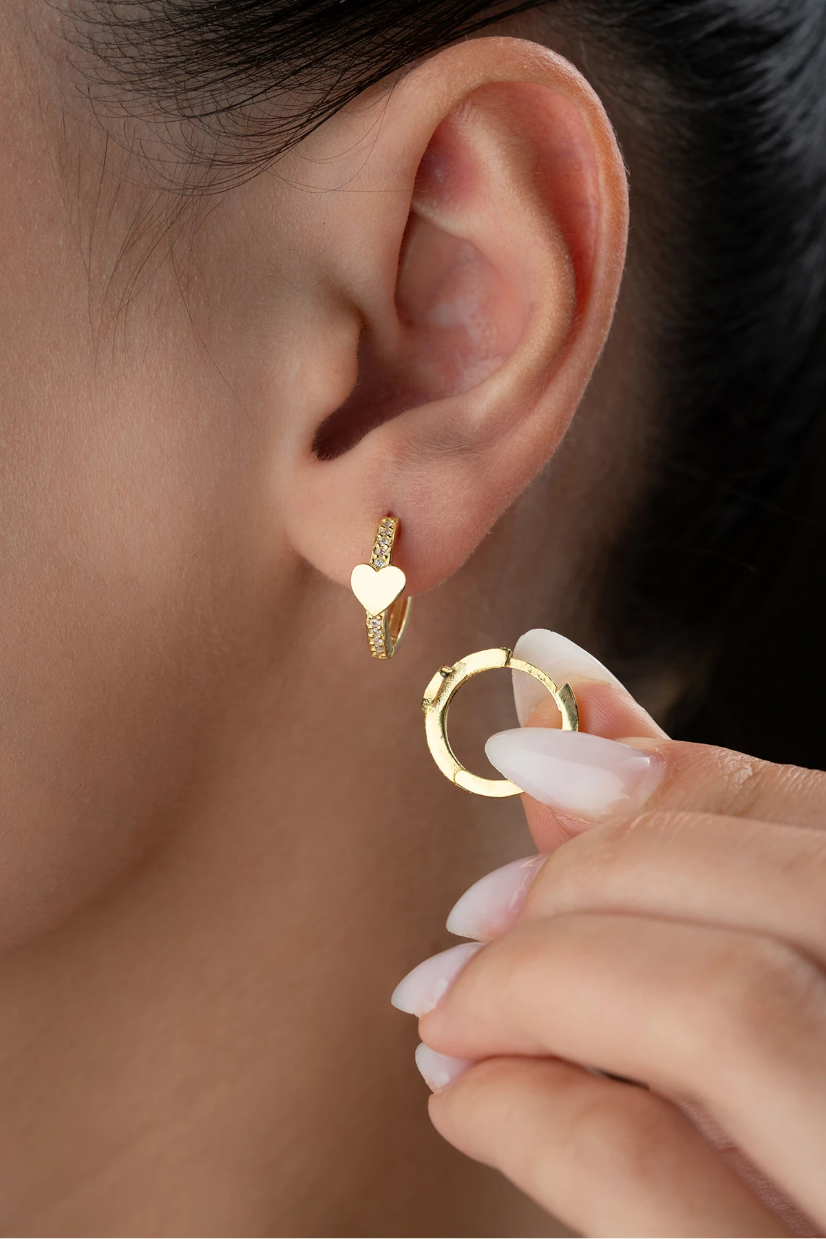 Kalp Figürlü Halka Gümüş Küpe